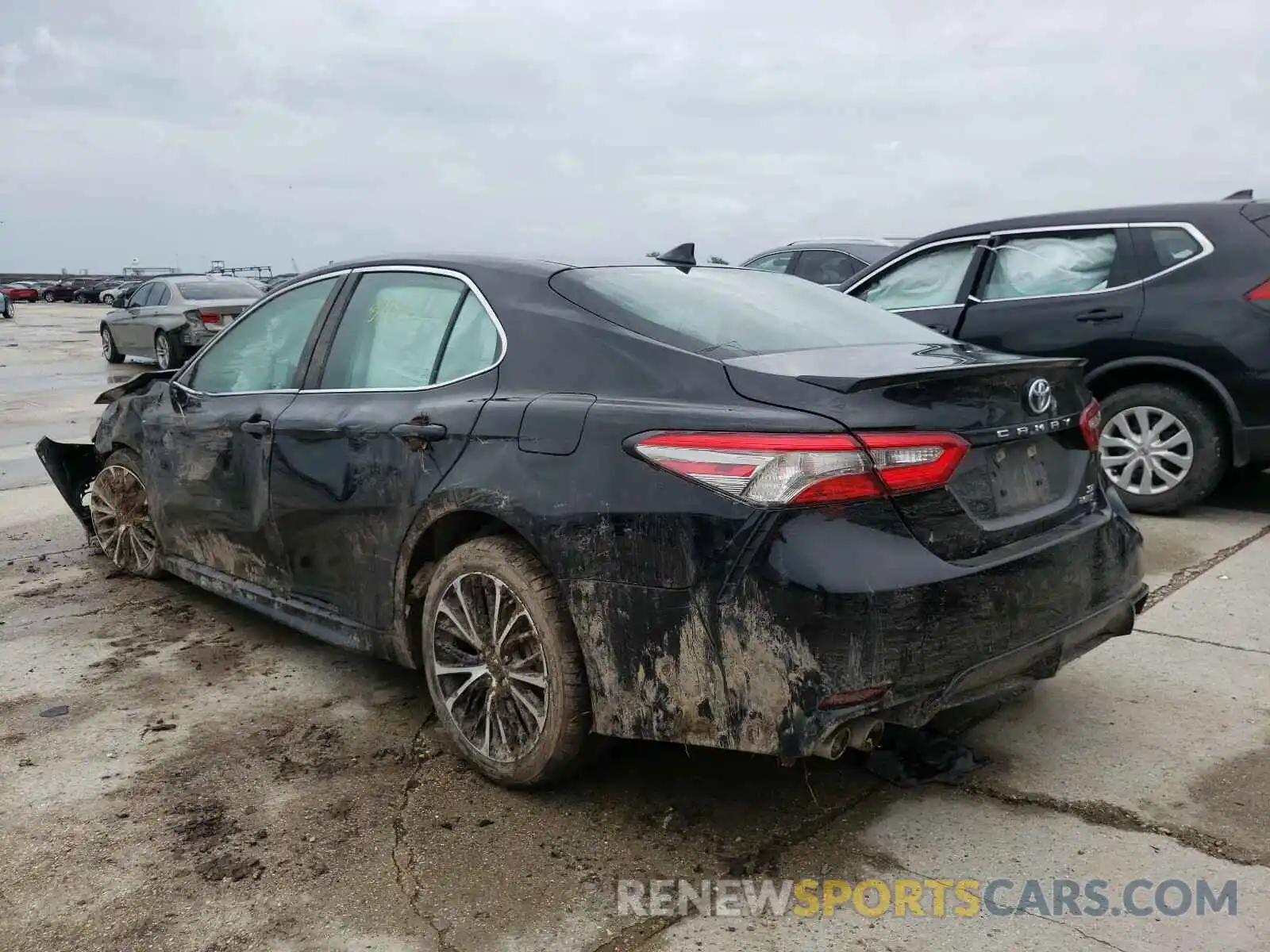 3 Фотография поврежденного автомобиля 4T1B21HK1KU513165 TOYOTA CAMRY 2019