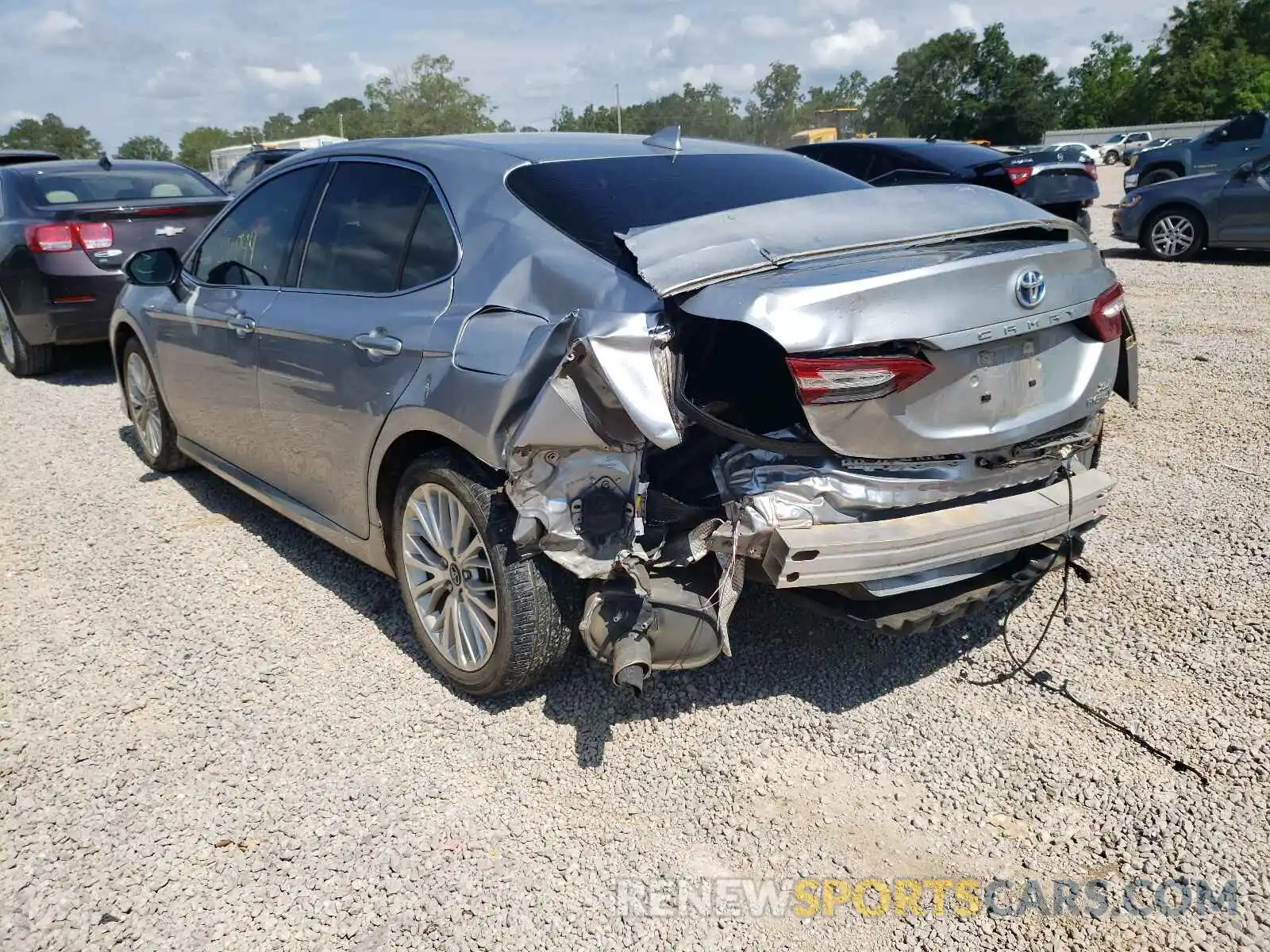 3 Photograph of a damaged car 4T1B21HK1KU513473 TOYOTA CAMRY 2019