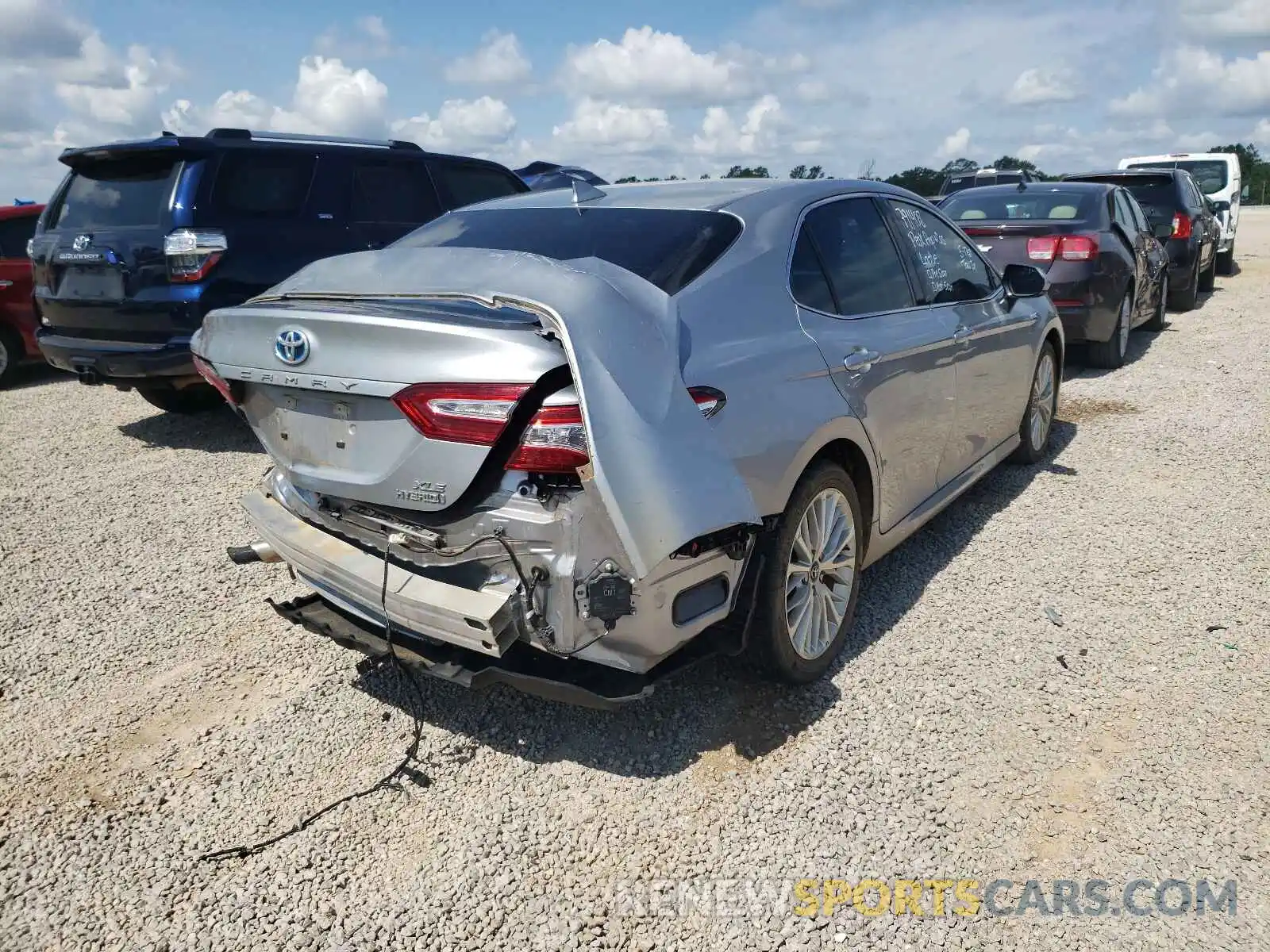 4 Photograph of a damaged car 4T1B21HK1KU513473 TOYOTA CAMRY 2019