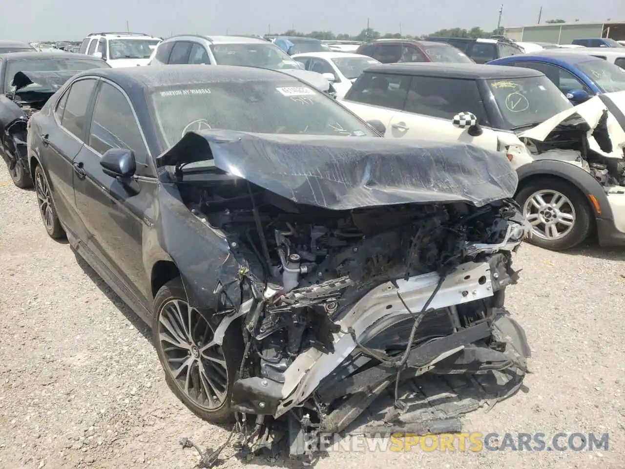 1 Photograph of a damaged car 4T1B21HK1KU515420 TOYOTA CAMRY 2019