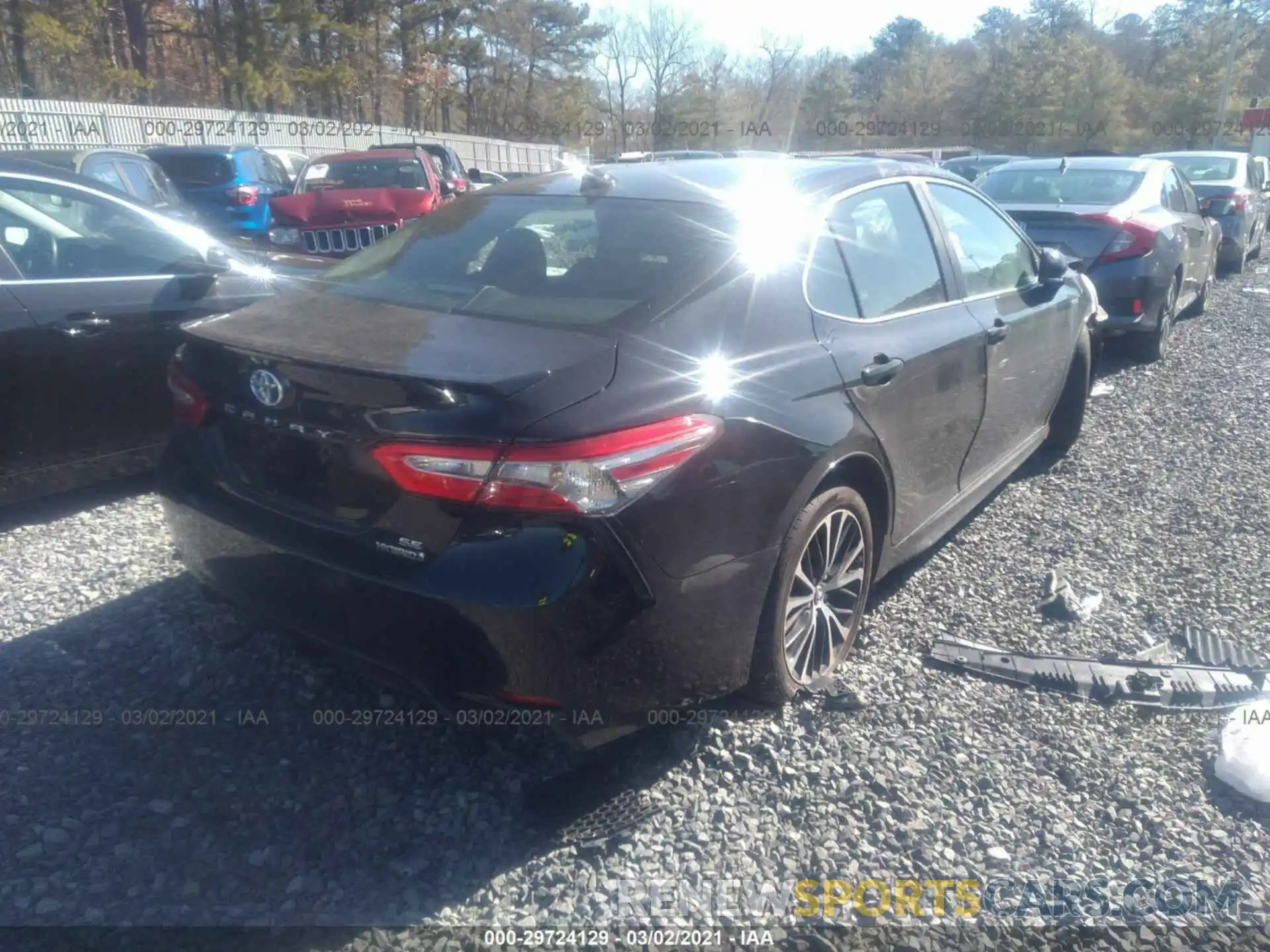 4 Photograph of a damaged car 4T1B21HK1KU518656 TOYOTA CAMRY 2019