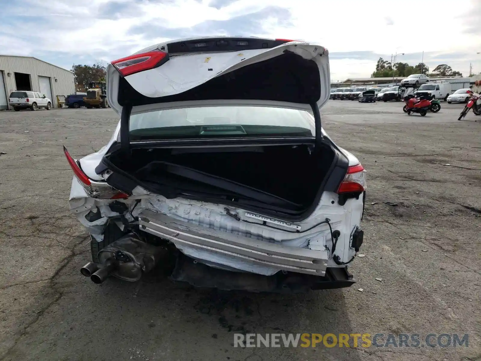 9 Photograph of a damaged car 4T1B21HK1KU519046 TOYOTA CAMRY 2019