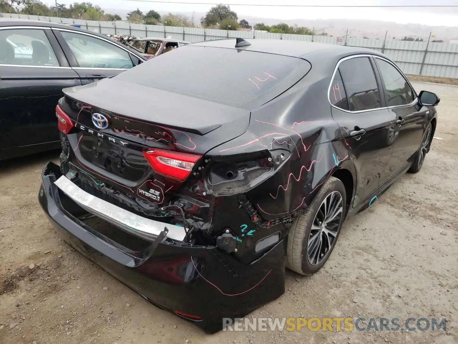 4 Photograph of a damaged car 4T1B21HK1KU520035 TOYOTA CAMRY 2019