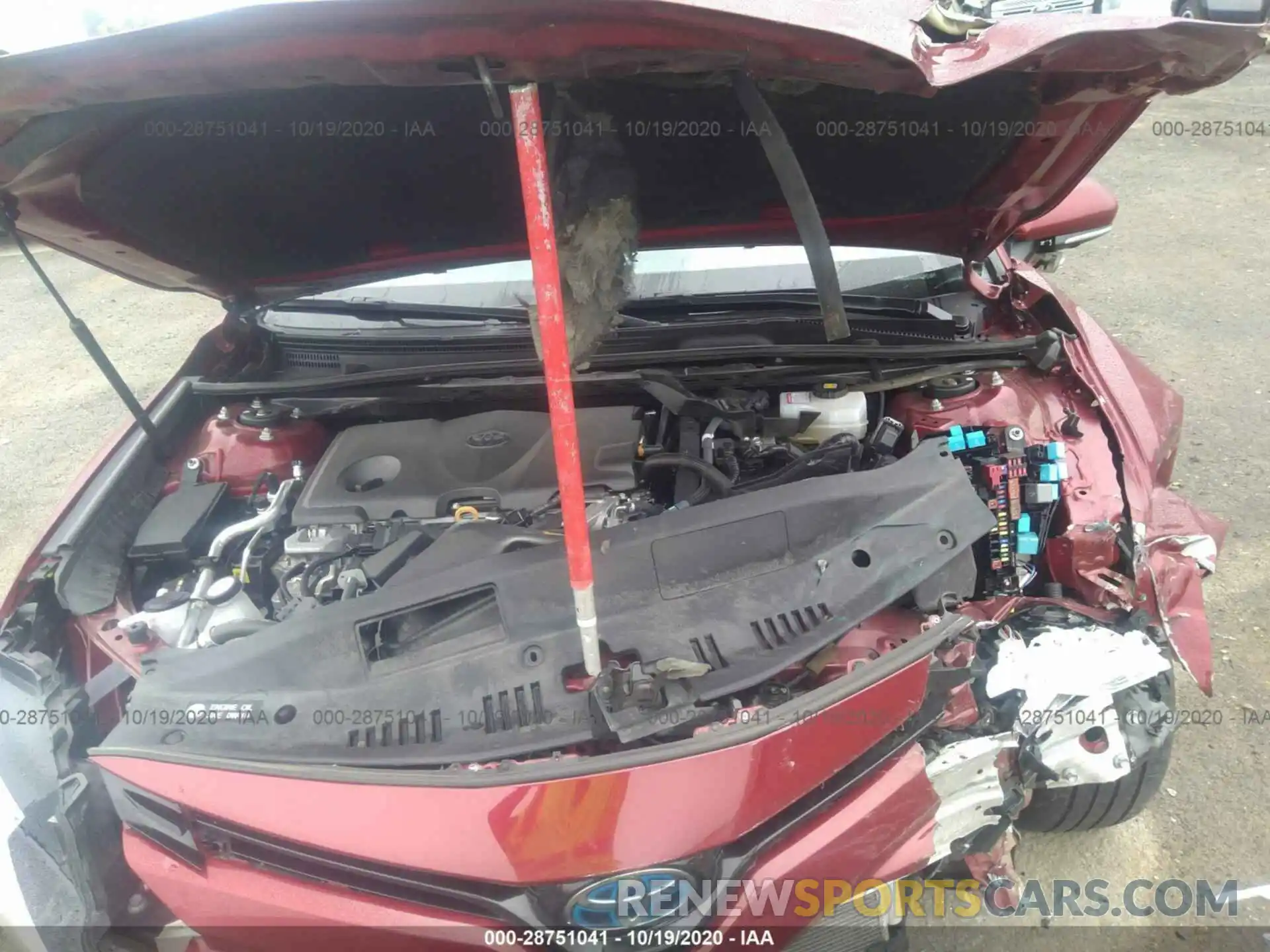 10 Photograph of a damaged car 4T1B21HK1KU520746 TOYOTA CAMRY 2019