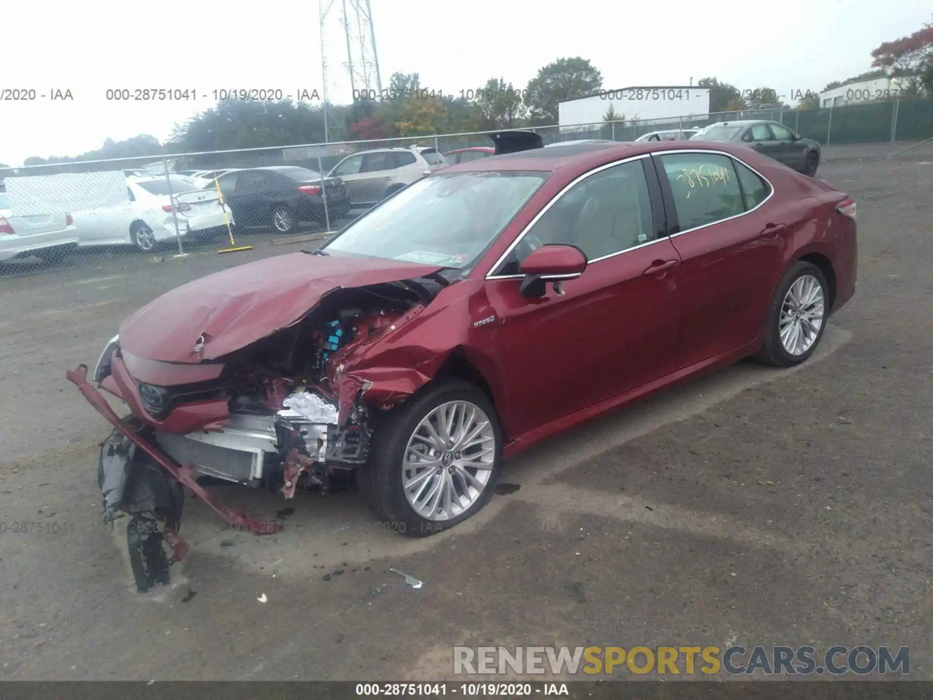 2 Photograph of a damaged car 4T1B21HK1KU520746 TOYOTA CAMRY 2019