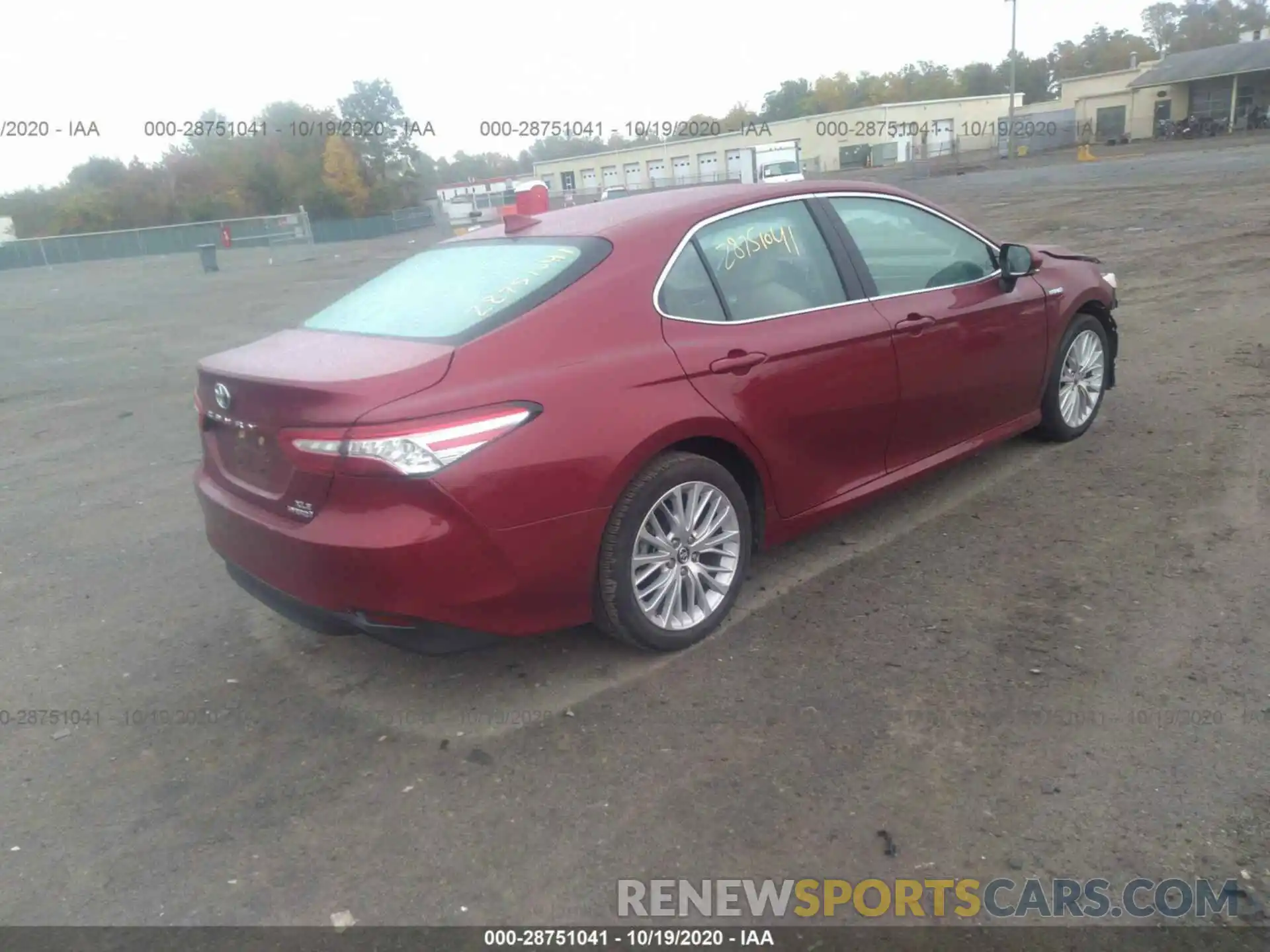 4 Photograph of a damaged car 4T1B21HK1KU520746 TOYOTA CAMRY 2019