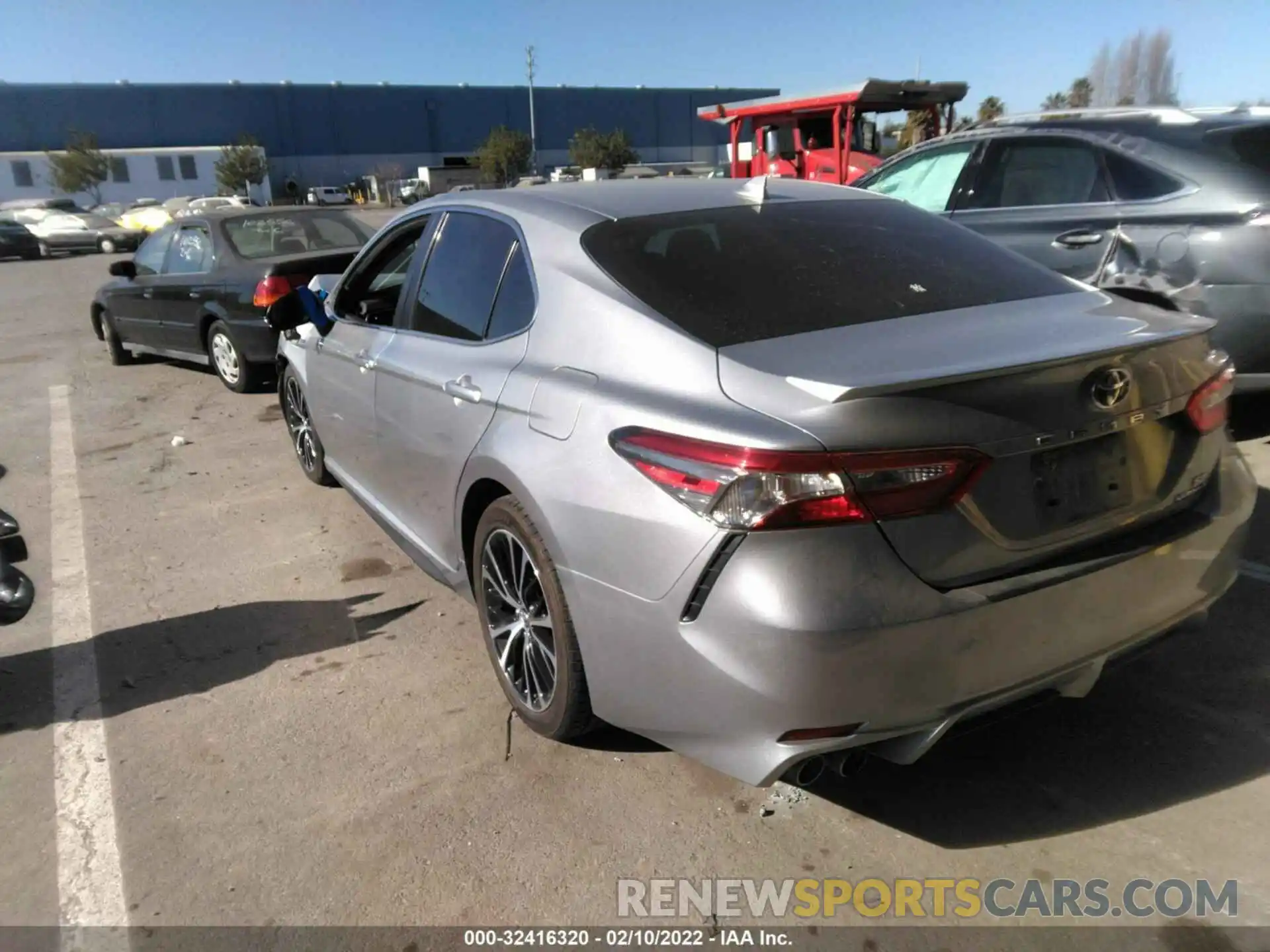 3 Photograph of a damaged car 4T1B21HK1KU521511 TOYOTA CAMRY 2019