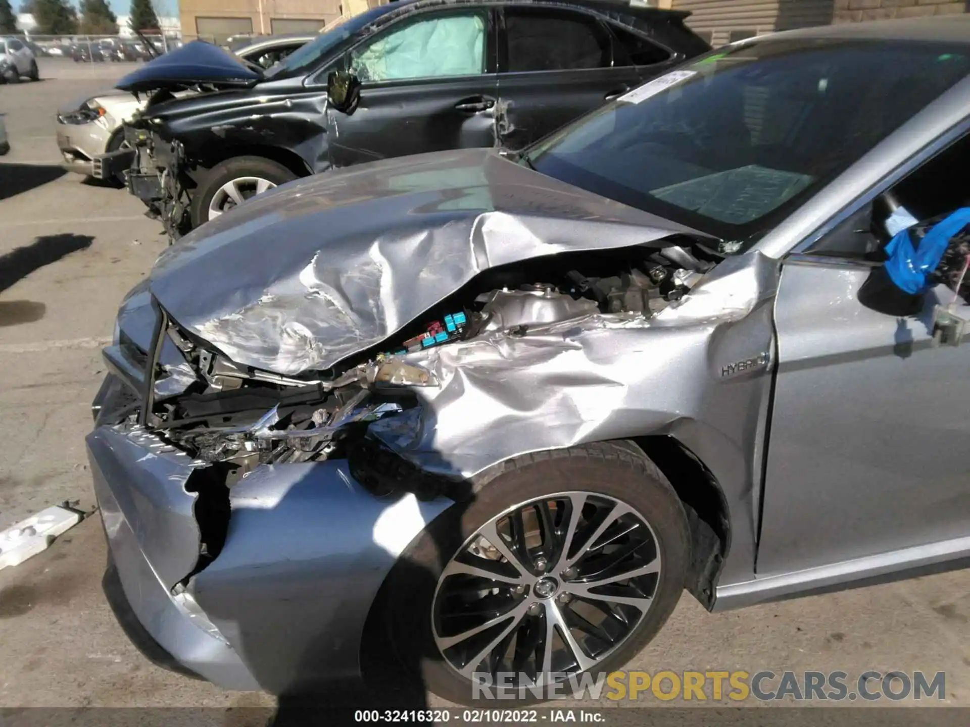 6 Photograph of a damaged car 4T1B21HK1KU521511 TOYOTA CAMRY 2019