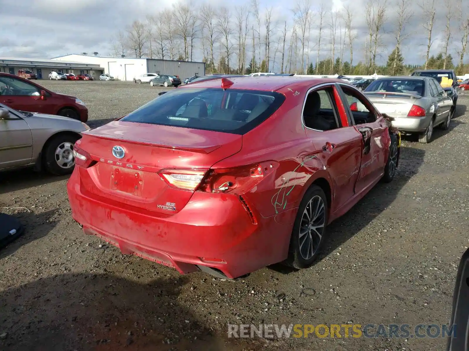 4 Photograph of a damaged car 4T1B21HK2KU009997 TOYOTA CAMRY 2019