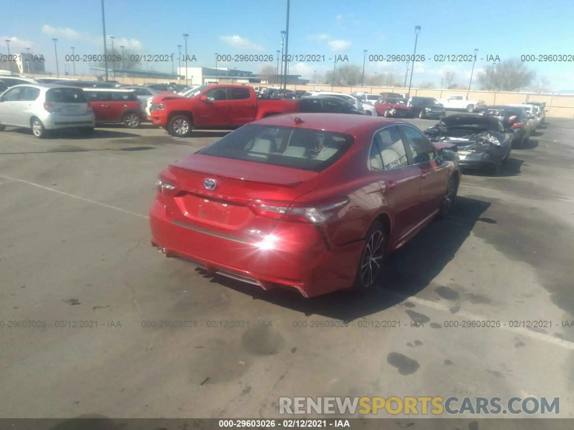 4 Photograph of a damaged car 4T1B21HK2KU010017 TOYOTA CAMRY 2019