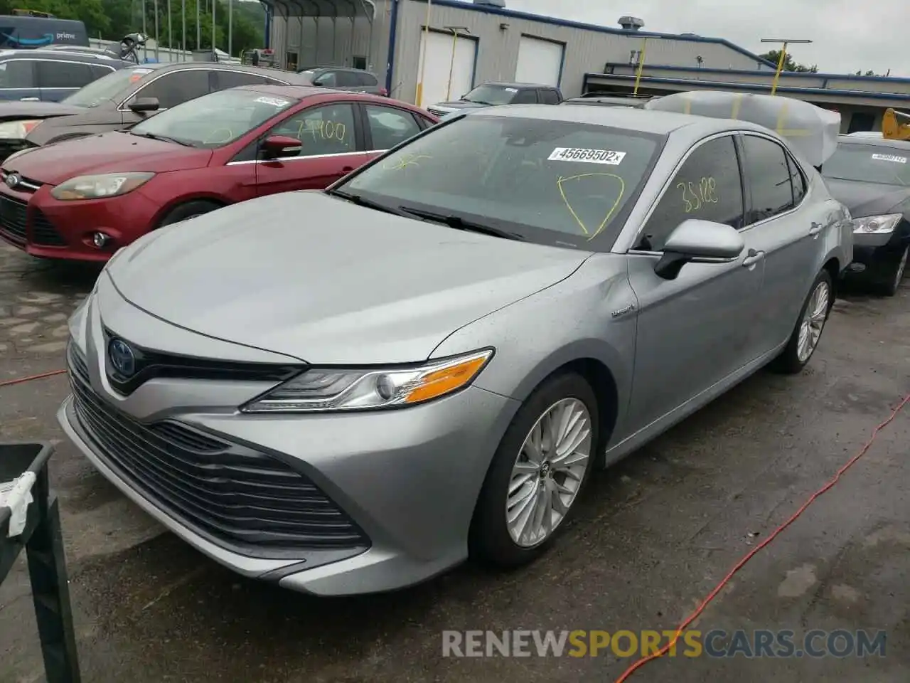 2 Photograph of a damaged car 4T1B21HK2KU011085 TOYOTA CAMRY 2019