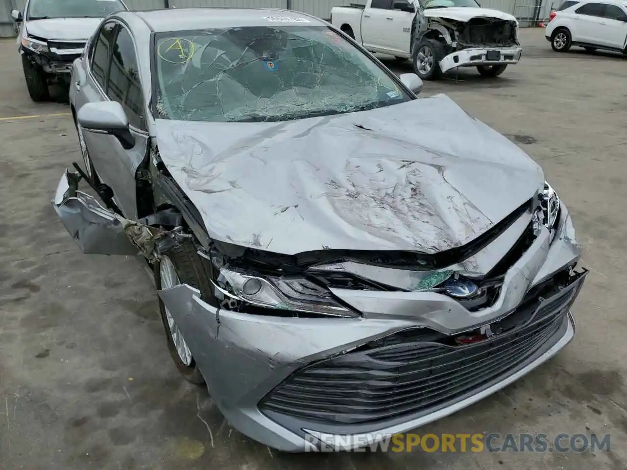 9 Photograph of a damaged car 4T1B21HK2KU011099 TOYOTA CAMRY 2019