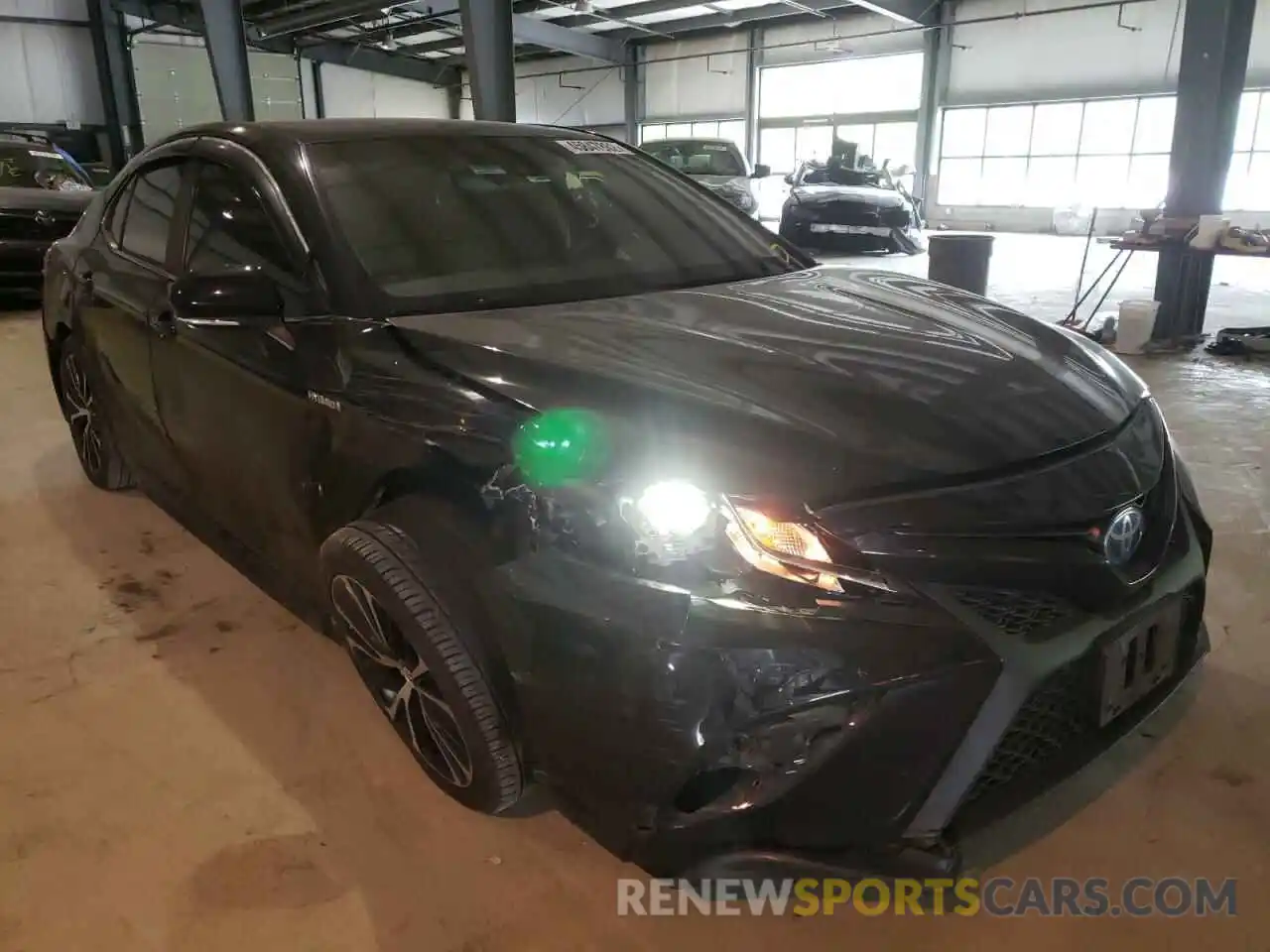 1 Photograph of a damaged car 4T1B21HK2KU011572 TOYOTA CAMRY 2019