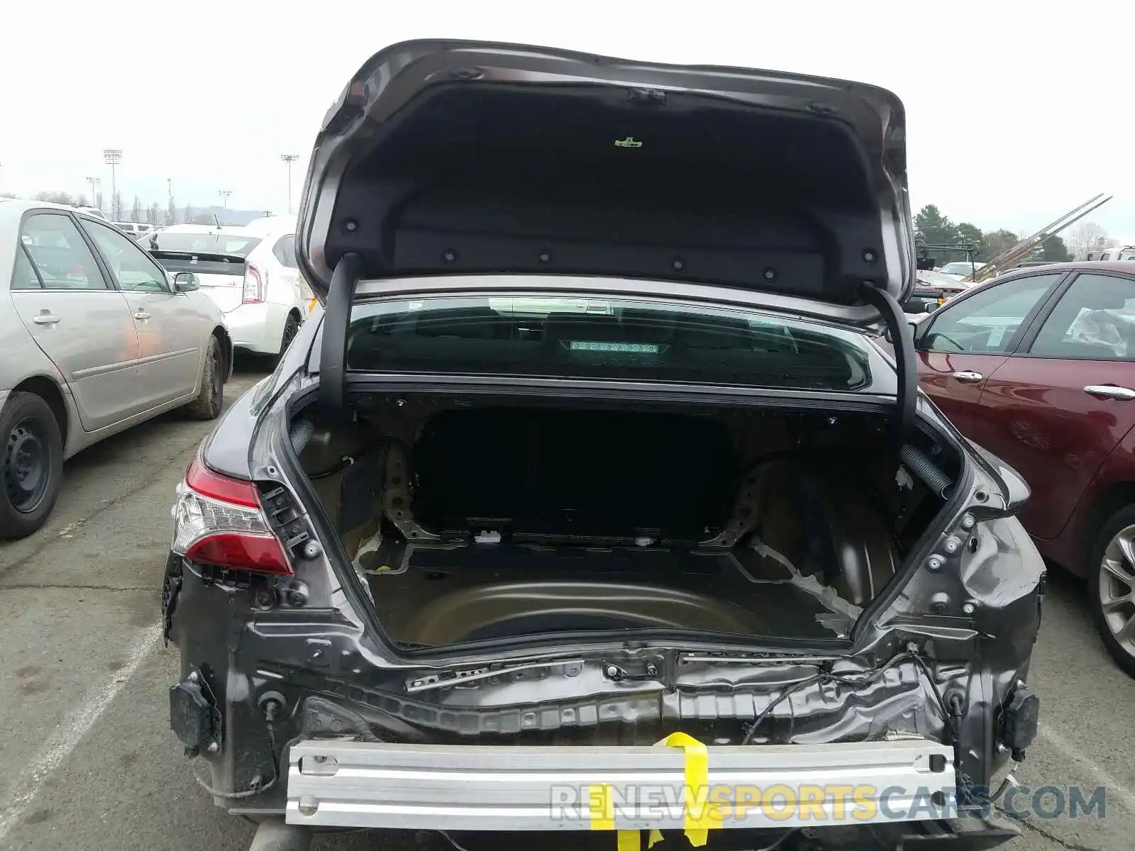 9 Photograph of a damaged car 4T1B21HK2KU013130 TOYOTA CAMRY 2019