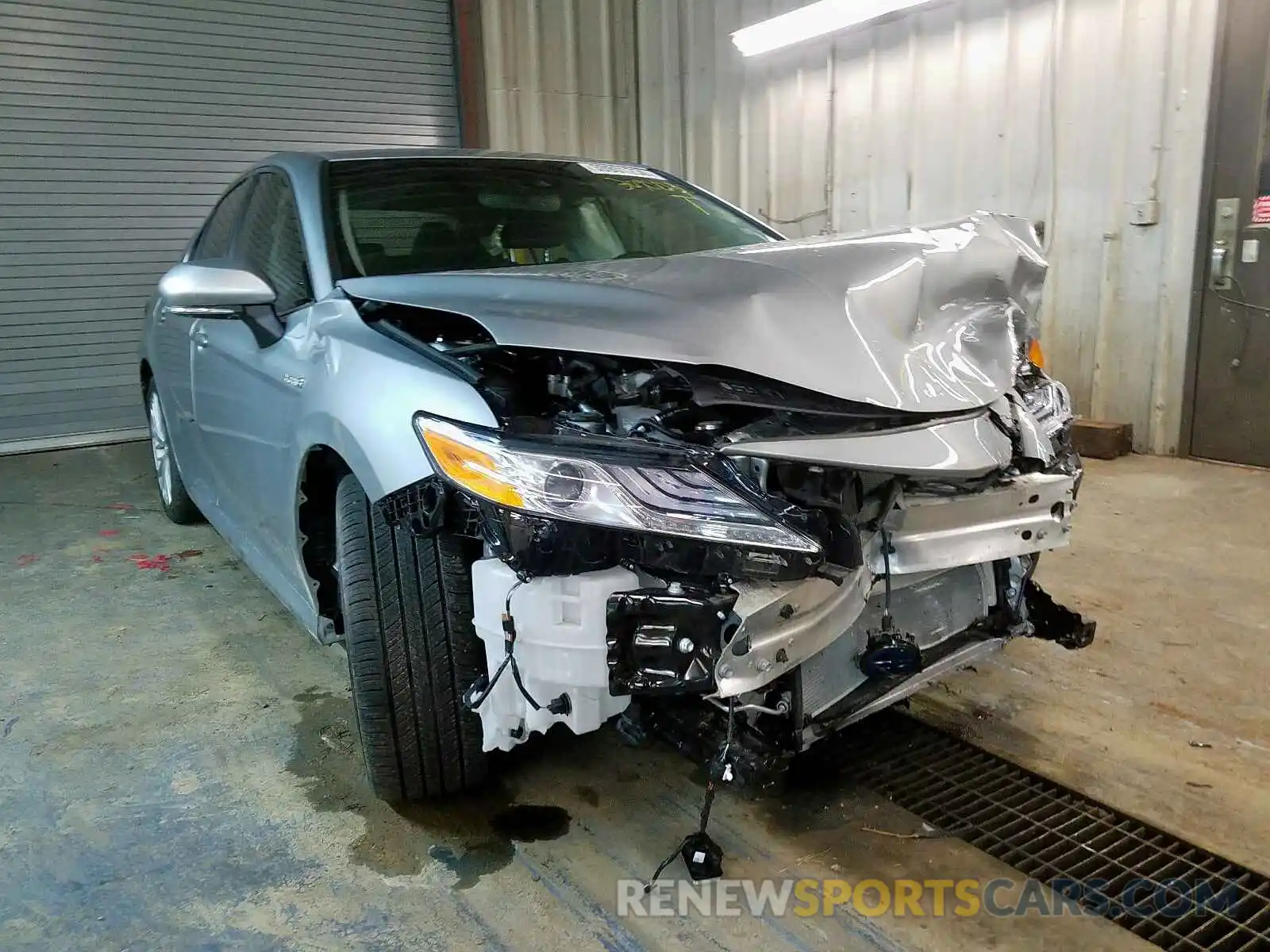 1 Photograph of a damaged car 4T1B21HK2KU013435 TOYOTA CAMRY 2019