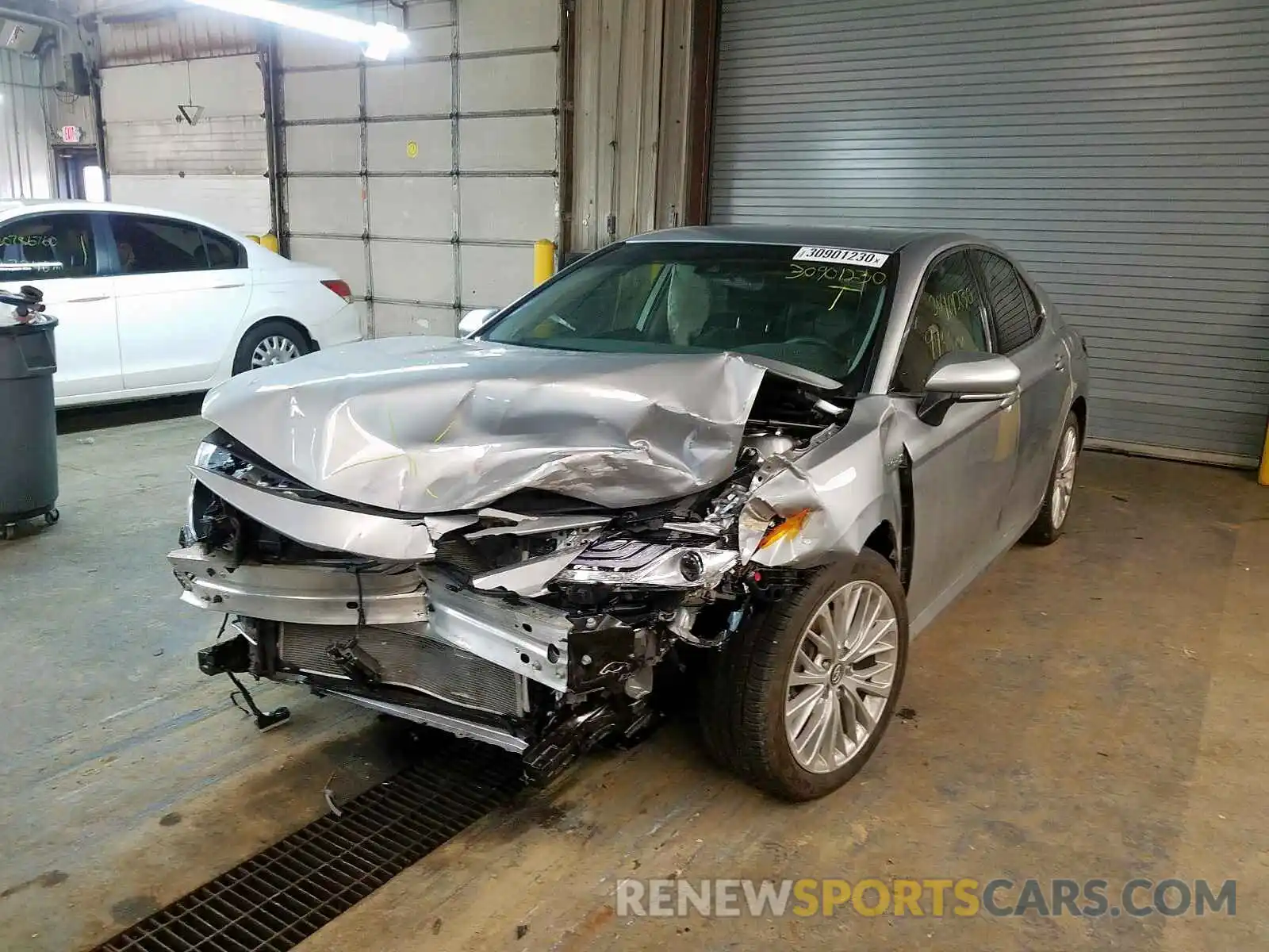 9 Photograph of a damaged car 4T1B21HK2KU013435 TOYOTA CAMRY 2019