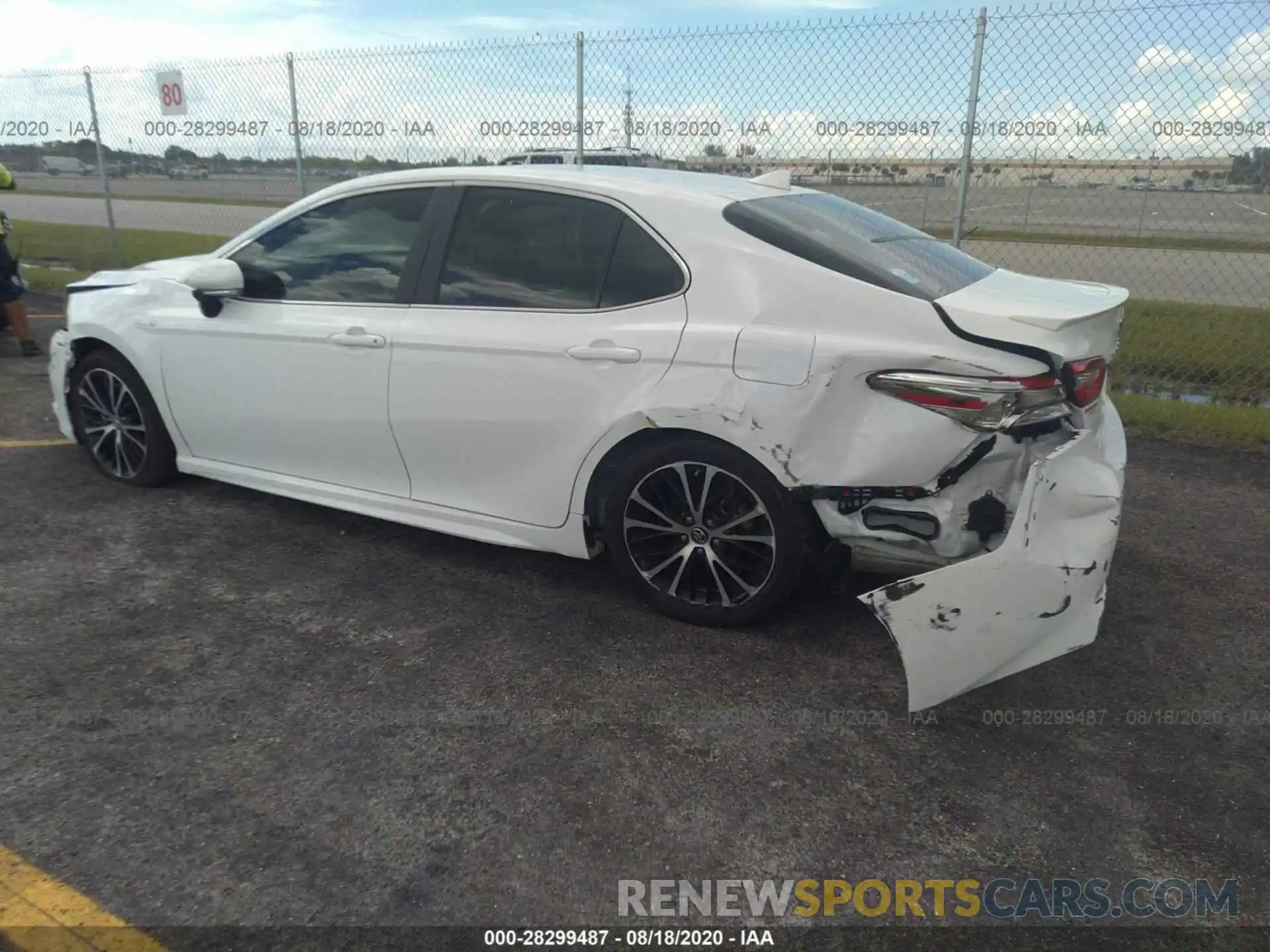 3 Photograph of a damaged car 4T1B21HK2KU014133 TOYOTA CAMRY 2019