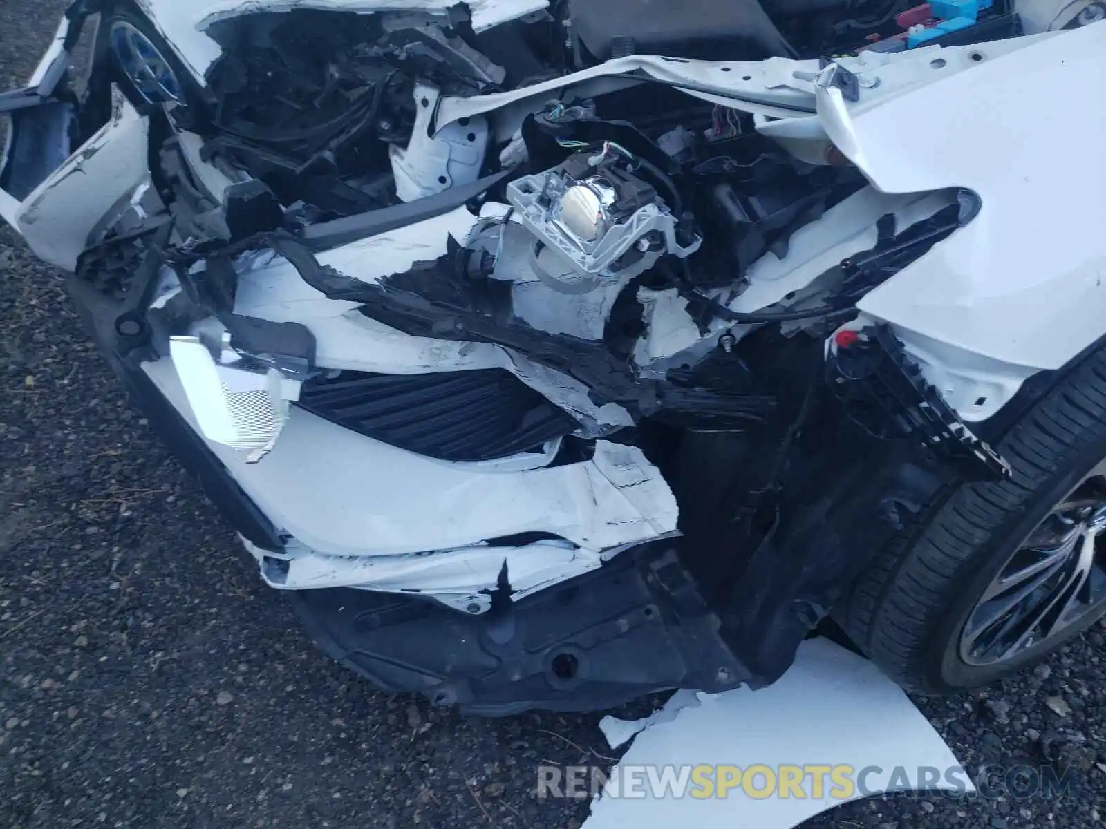 9 Photograph of a damaged car 4T1B21HK2KU511666 TOYOTA CAMRY 2019