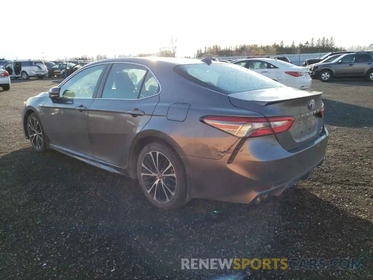 3 Photograph of a damaged car 4T1B21HK2KU516995 TOYOTA CAMRY 2019