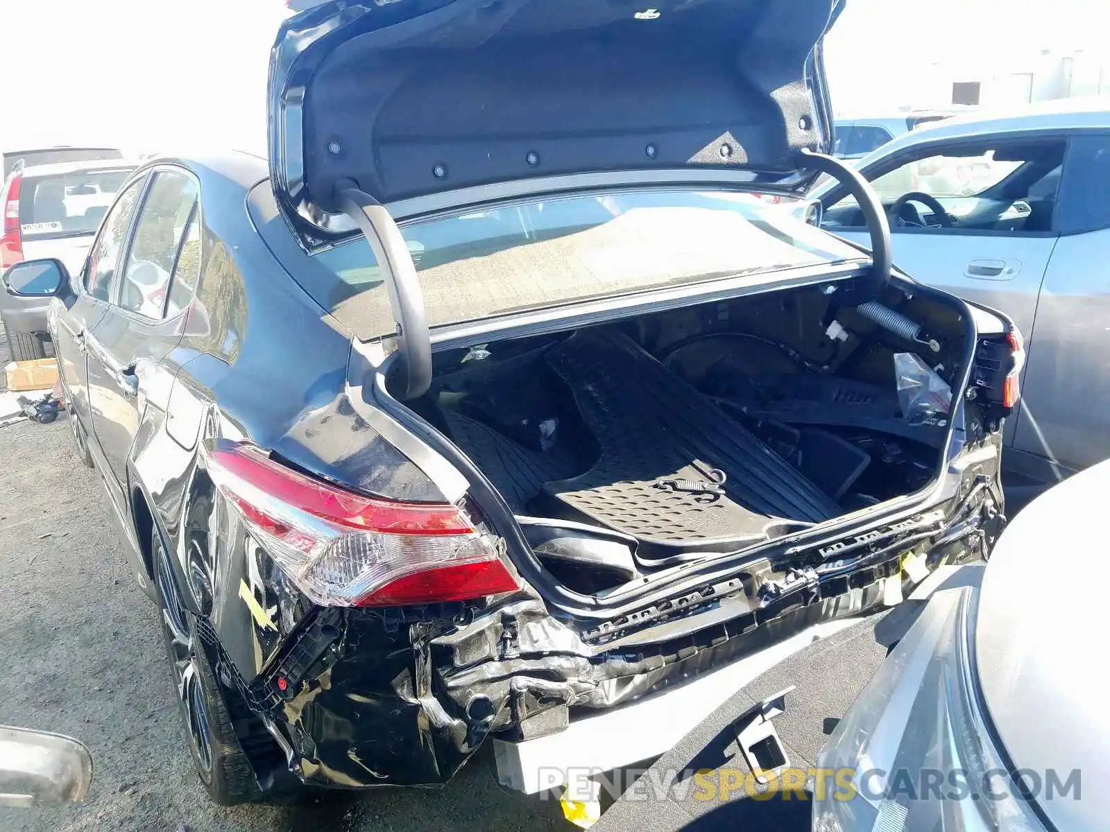 3 Photograph of a damaged car 4T1B21HK2KU518696 TOYOTA CAMRY 2019