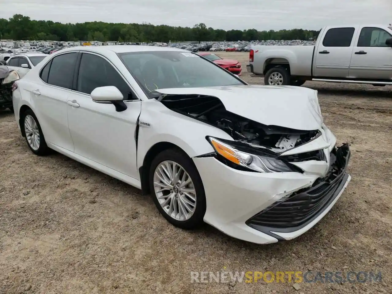 1 Photograph of a damaged car 4T1B21HK2KU518858 TOYOTA CAMRY 2019