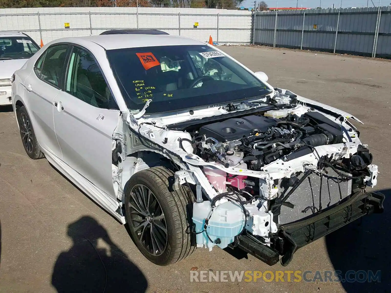 1 Photograph of a damaged car 4T1B21HK2KU521081 TOYOTA CAMRY 2019