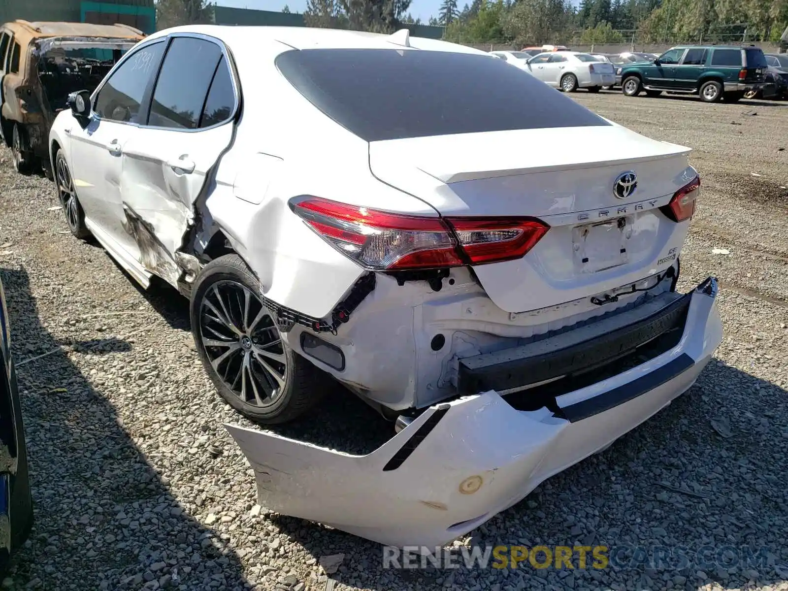 3 Photograph of a damaged car 4T1B21HK2KU521288 TOYOTA CAMRY 2019