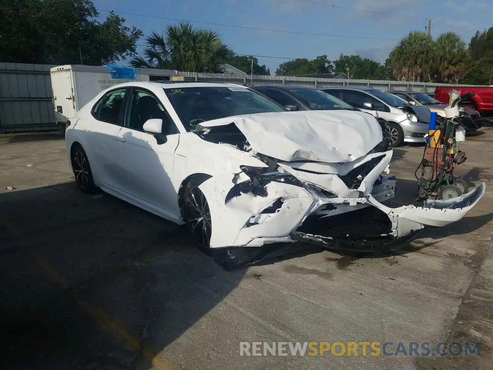 1 Photograph of a damaged car 4T1B21HK2KU521663 TOYOTA CAMRY 2019