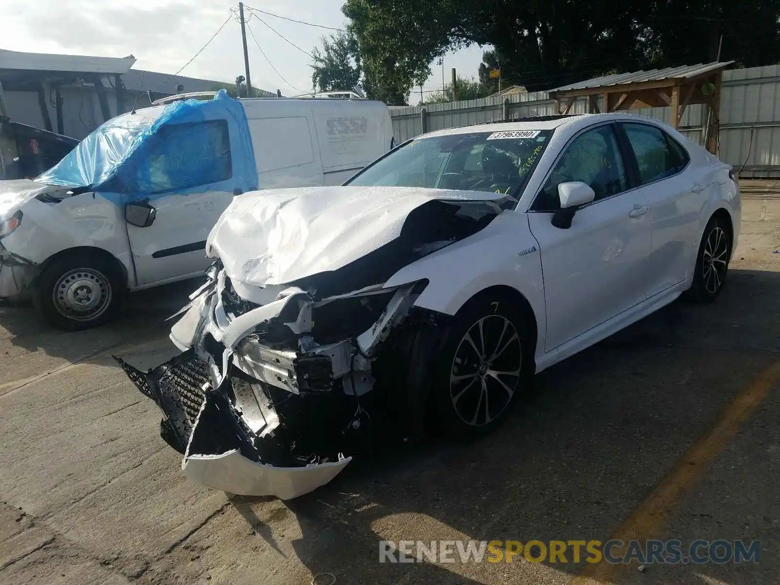 2 Photograph of a damaged car 4T1B21HK2KU521663 TOYOTA CAMRY 2019