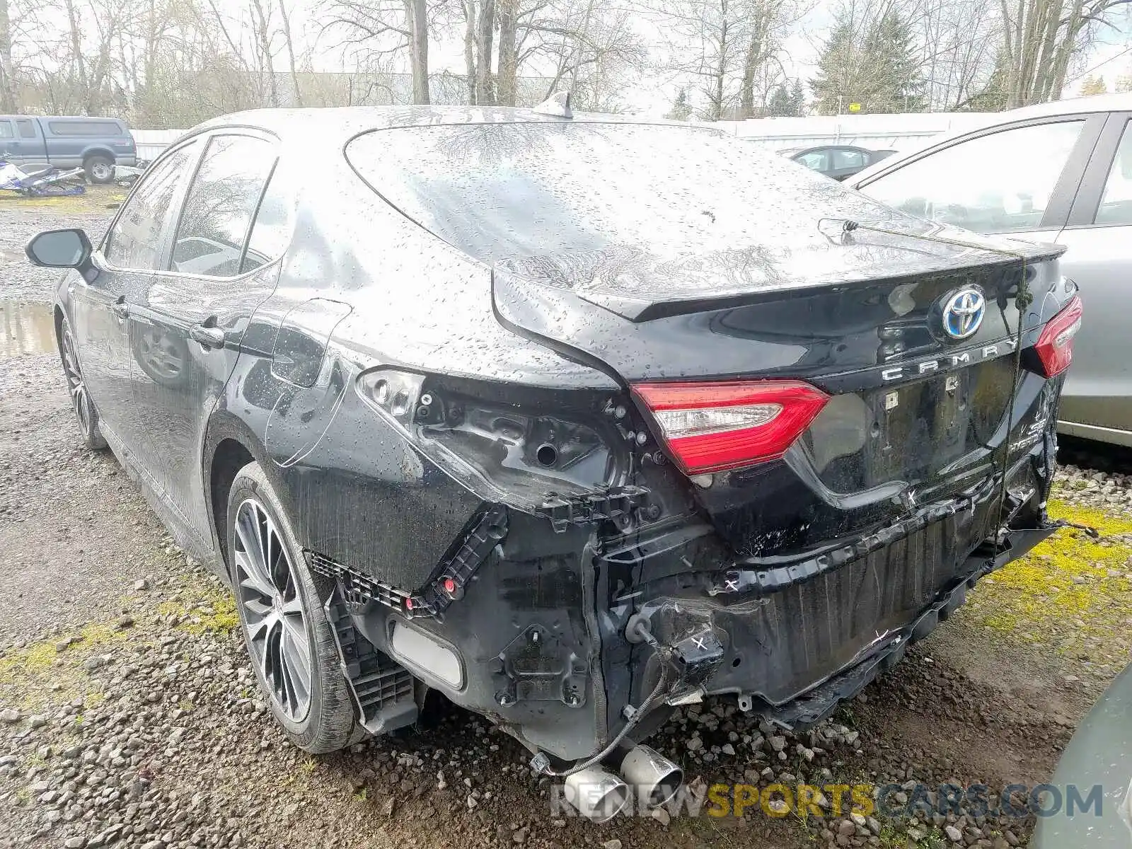 3 Photograph of a damaged car 4T1B21HK3KU009961 TOYOTA CAMRY 2019