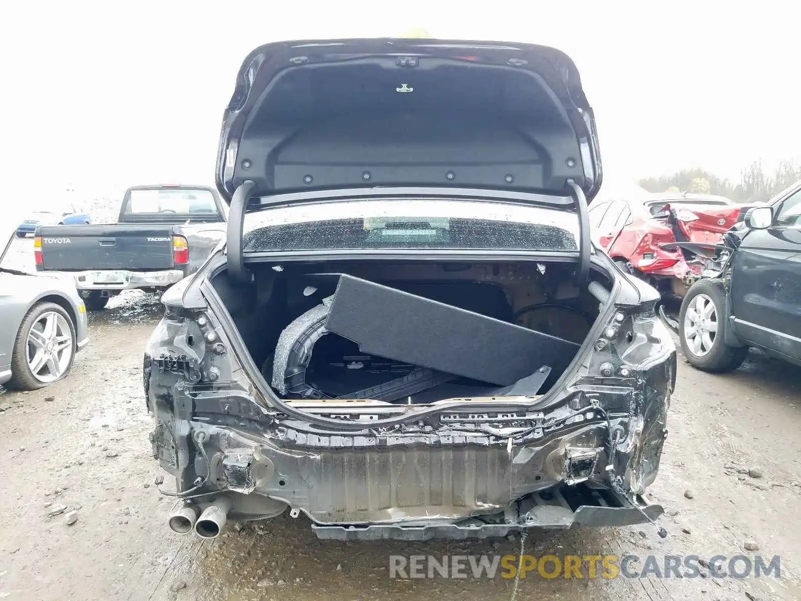 9 Photograph of a damaged car 4T1B21HK3KU009961 TOYOTA CAMRY 2019