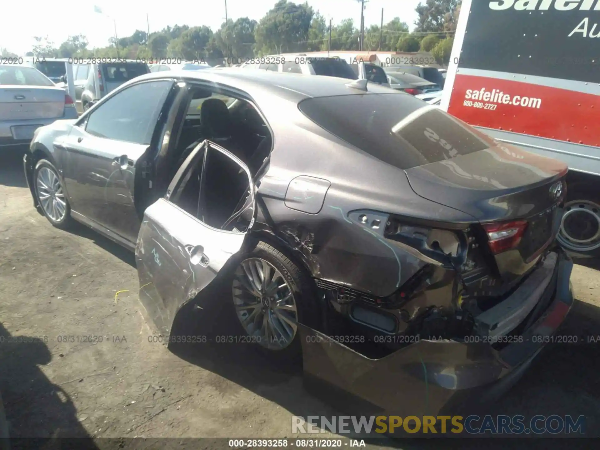 3 Photograph of a damaged car 4T1B21HK3KU013475 TOYOTA CAMRY 2019