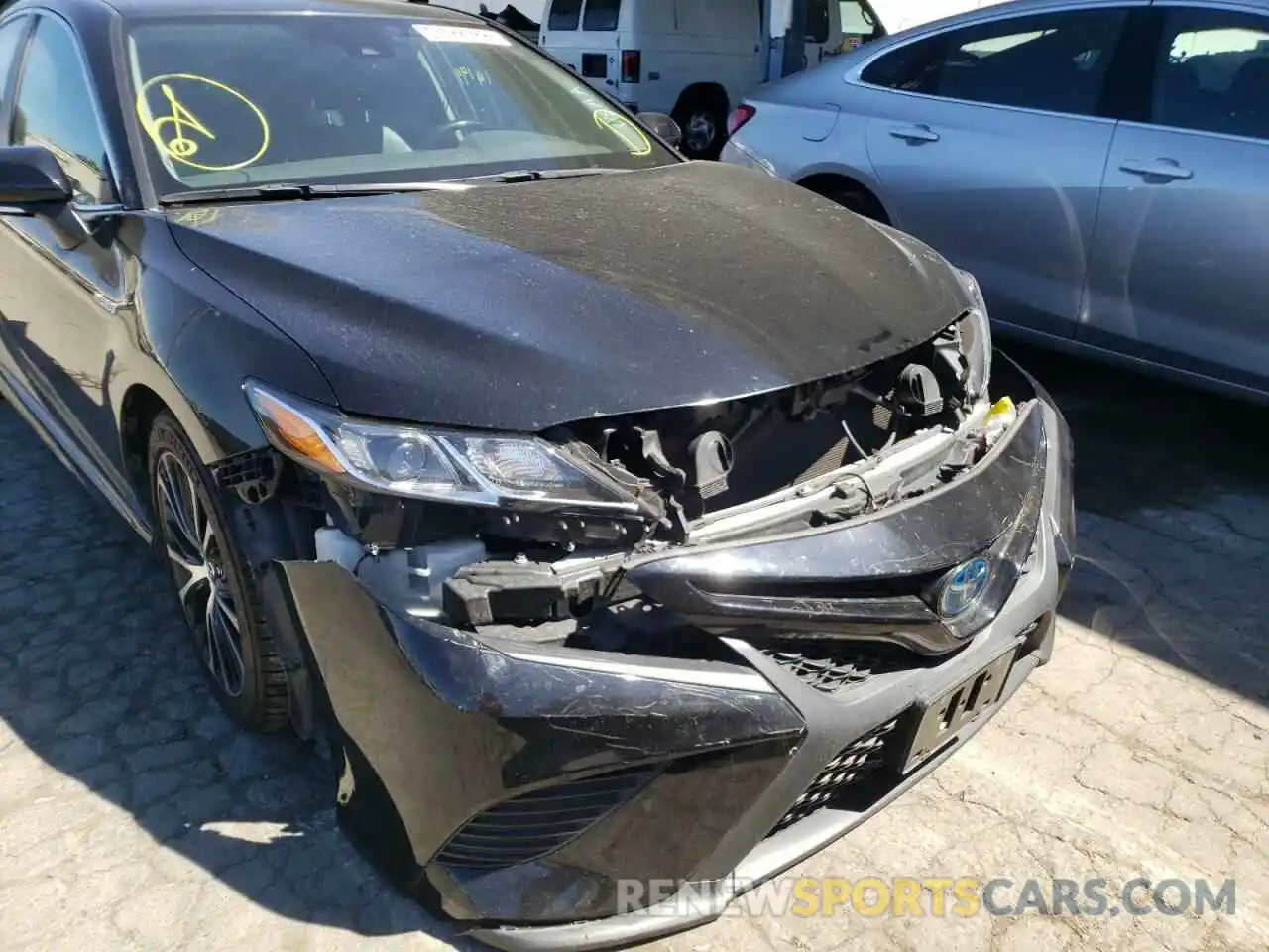 9 Photograph of a damaged car 4T1B21HK3KU511661 TOYOTA CAMRY 2019