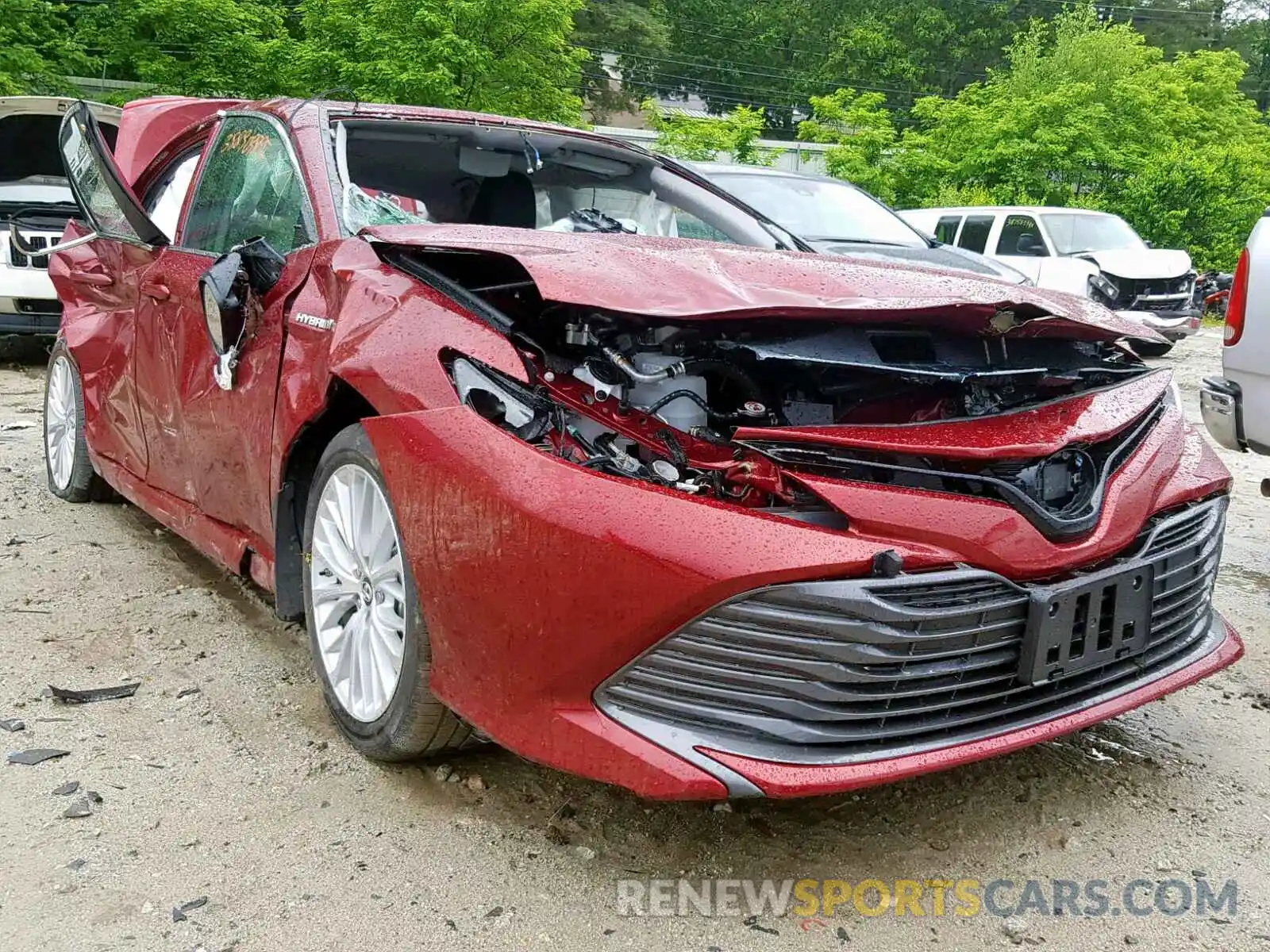 1 Photograph of a damaged car 4T1B21HK3KU511708 TOYOTA CAMRY 2019