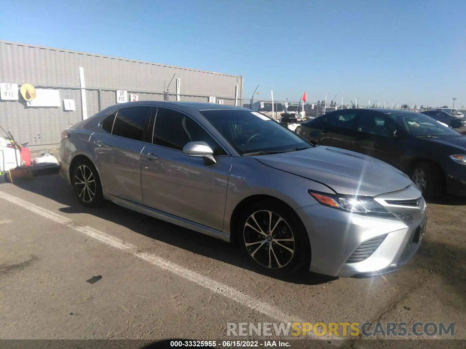 1 Photograph of a damaged car 4T1B21HK3KU511840 TOYOTA CAMRY 2019