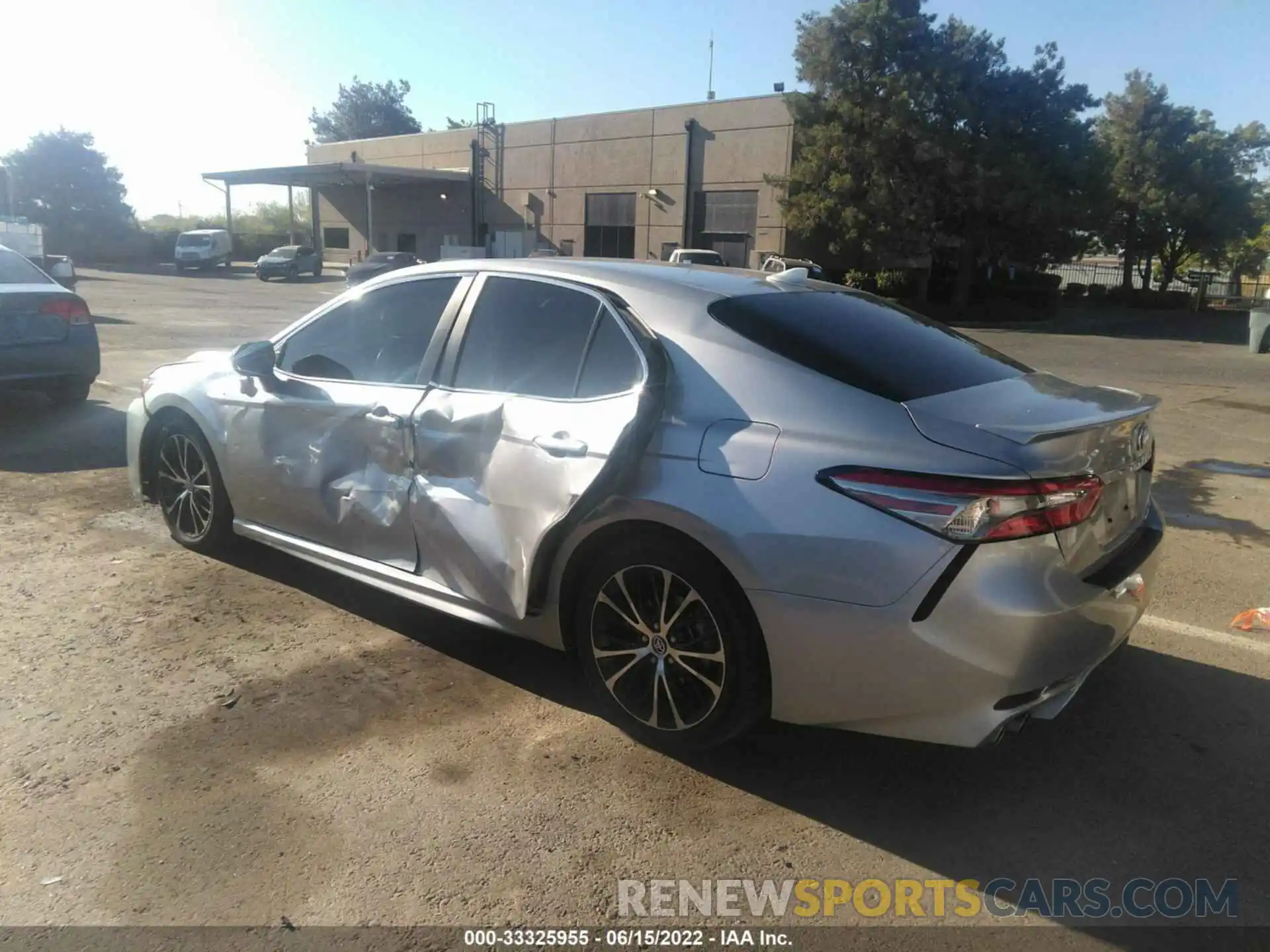 3 Photograph of a damaged car 4T1B21HK3KU511840 TOYOTA CAMRY 2019