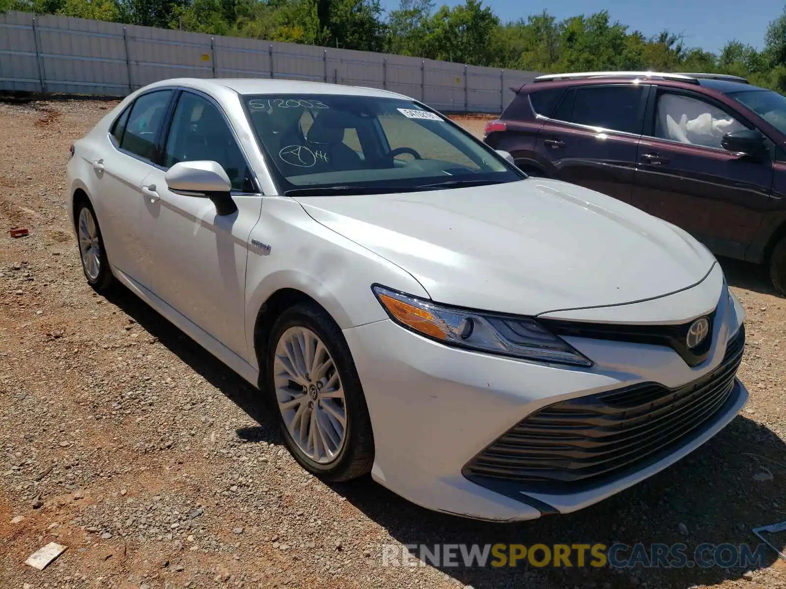 1 Photograph of a damaged car 4T1B21HK3KU512003 TOYOTA CAMRY 2019