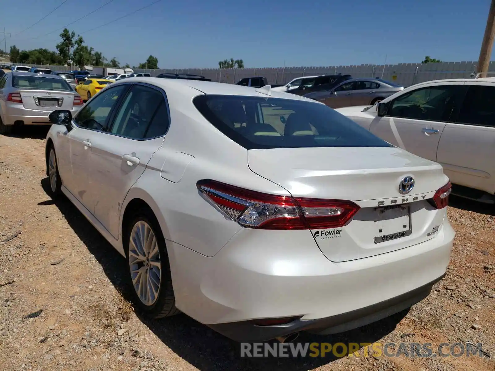 3 Photograph of a damaged car 4T1B21HK3KU512003 TOYOTA CAMRY 2019