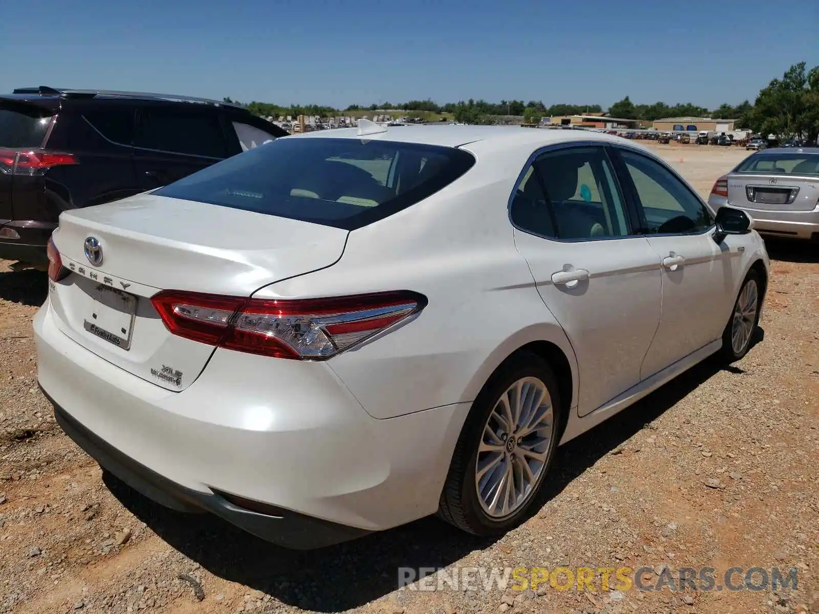 4 Photograph of a damaged car 4T1B21HK3KU512003 TOYOTA CAMRY 2019