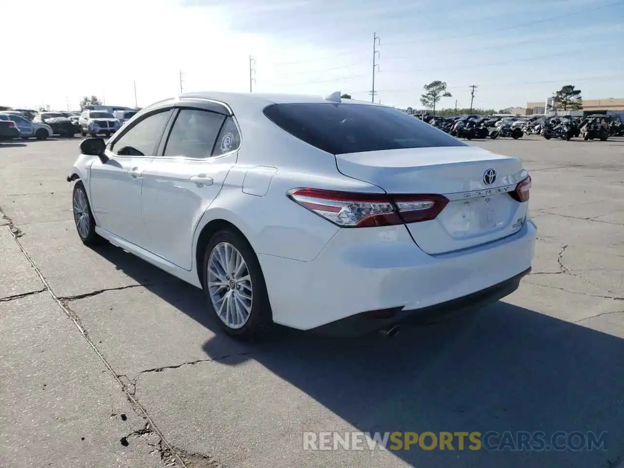 3 Photograph of a damaged car 4T1B21HK3KU513393 TOYOTA CAMRY 2019