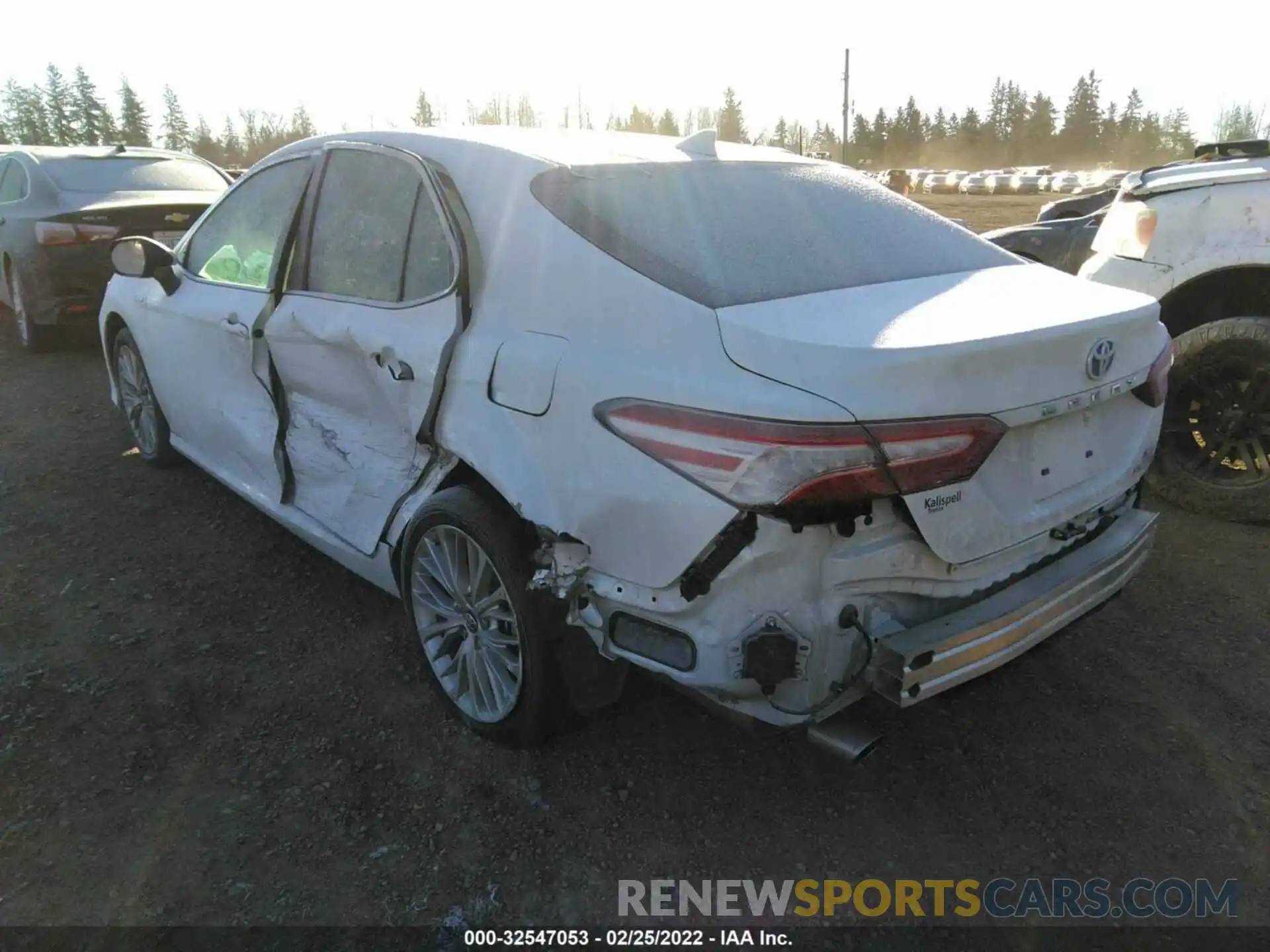 3 Photograph of a damaged car 4T1B21HK3KU514799 TOYOTA CAMRY 2019