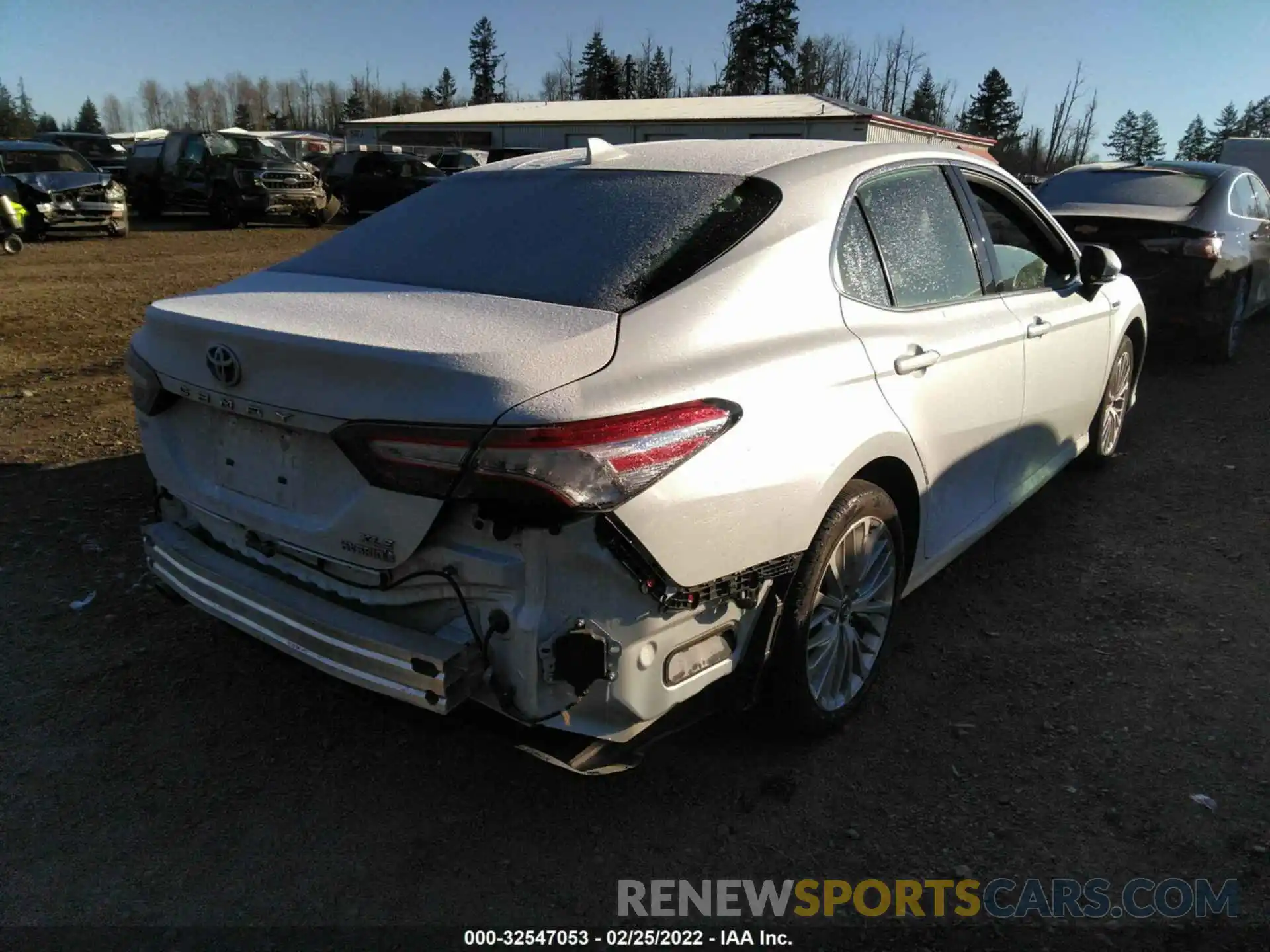 4 Photograph of a damaged car 4T1B21HK3KU514799 TOYOTA CAMRY 2019