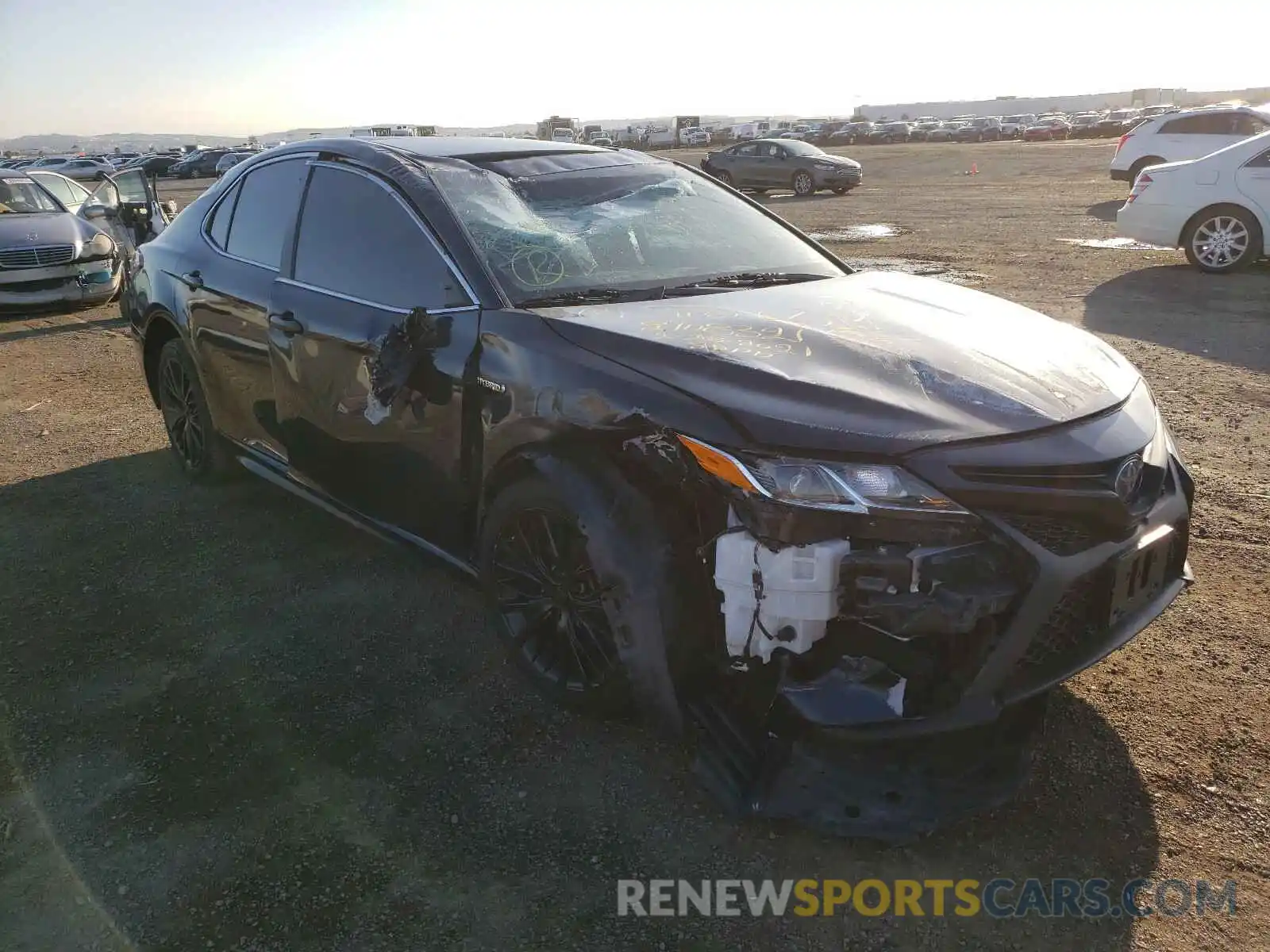 1 Photograph of a damaged car 4T1B21HK3KU517380 TOYOTA CAMRY 2019