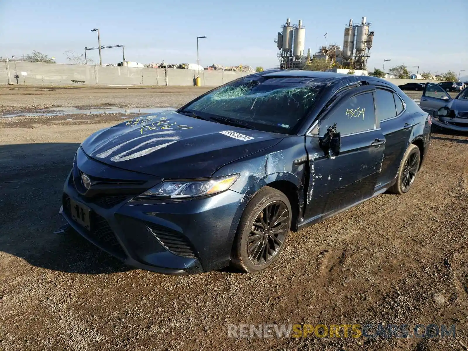 2 Photograph of a damaged car 4T1B21HK3KU517380 TOYOTA CAMRY 2019