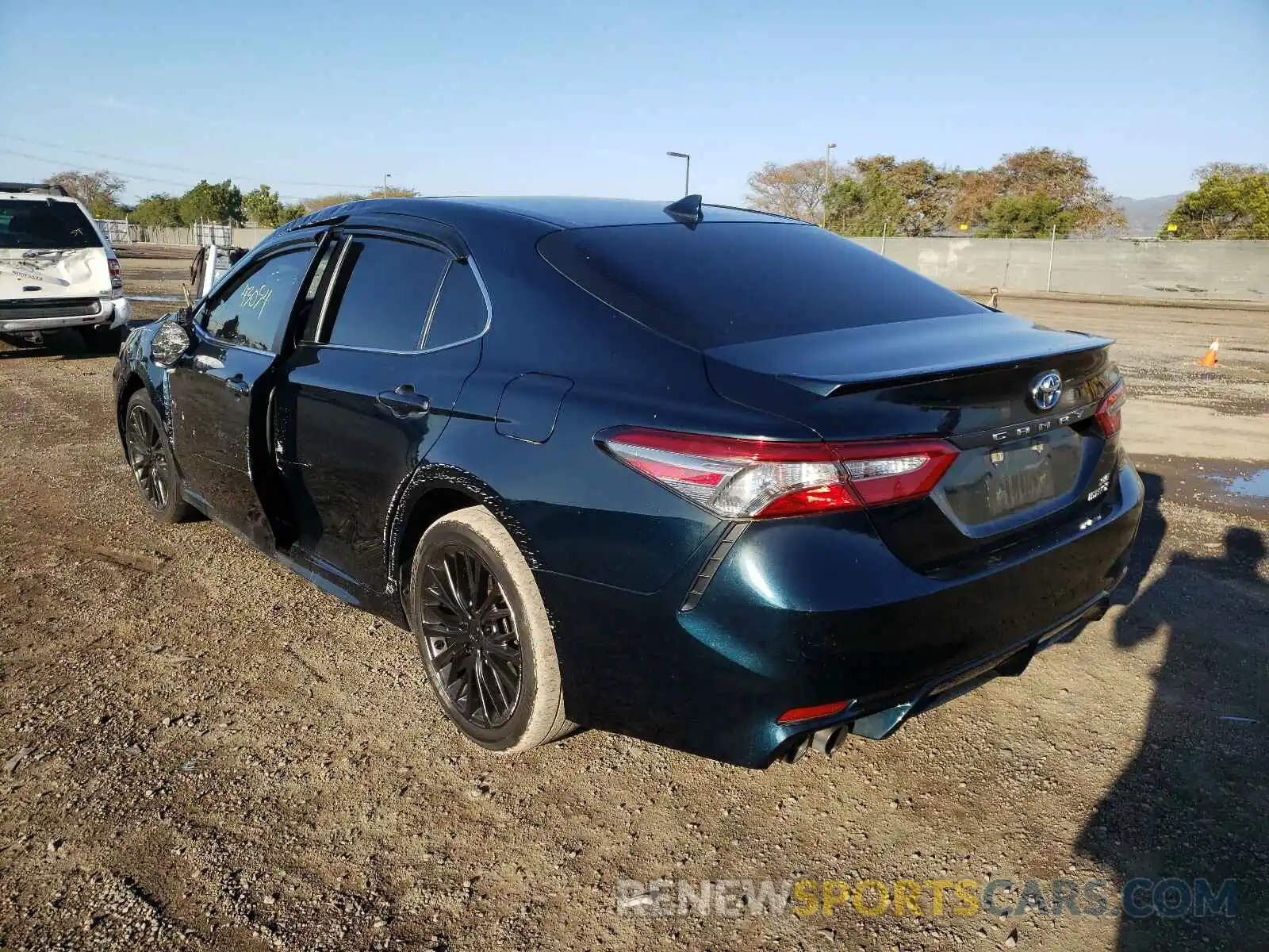 3 Photograph of a damaged car 4T1B21HK3KU517380 TOYOTA CAMRY 2019