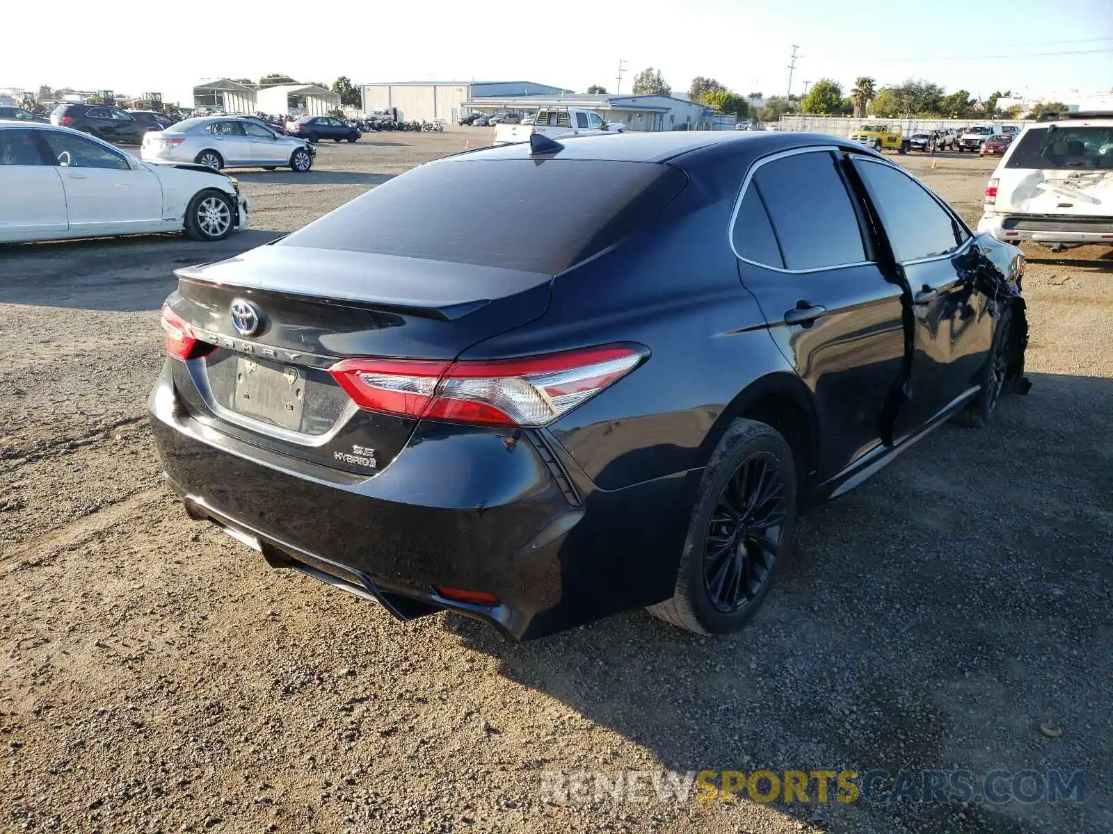 4 Фотография поврежденного автомобиля 4T1B21HK3KU517380 TOYOTA CAMRY 2019