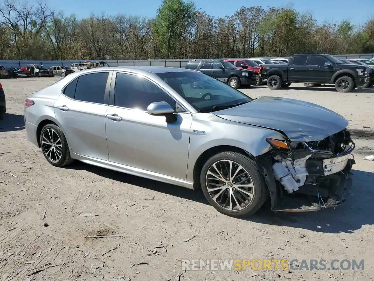 4 Photograph of a damaged car 4T1B21HK3KU517492 TOYOTA CAMRY 2019