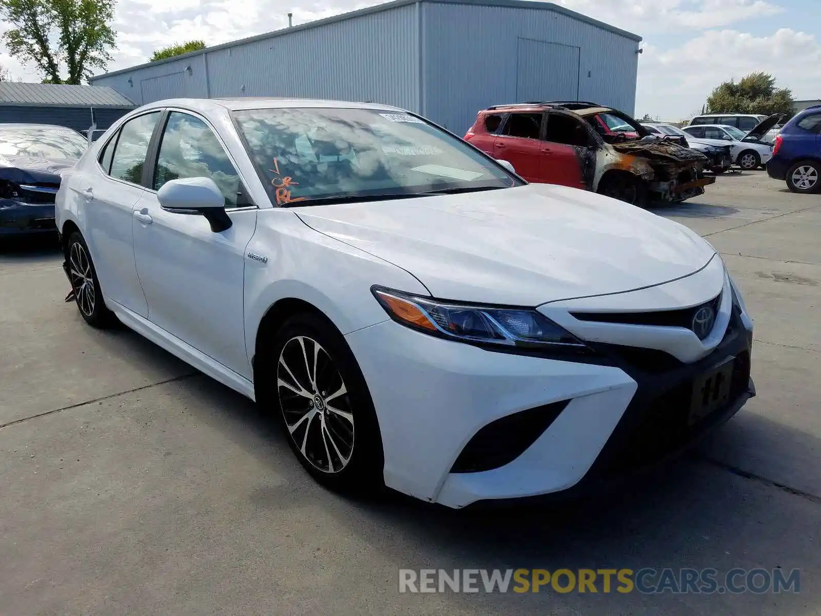 1 Photograph of a damaged car 4T1B21HK3KU517864 TOYOTA CAMRY 2019