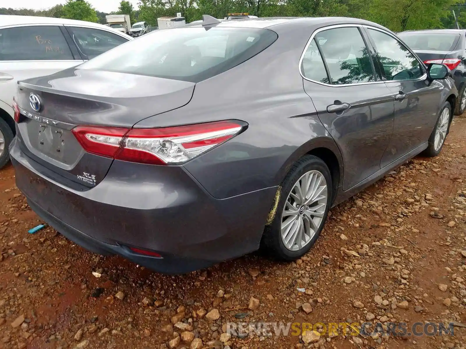 4 Photograph of a damaged car 4T1B21HK3KU520425 TOYOTA CAMRY 2019