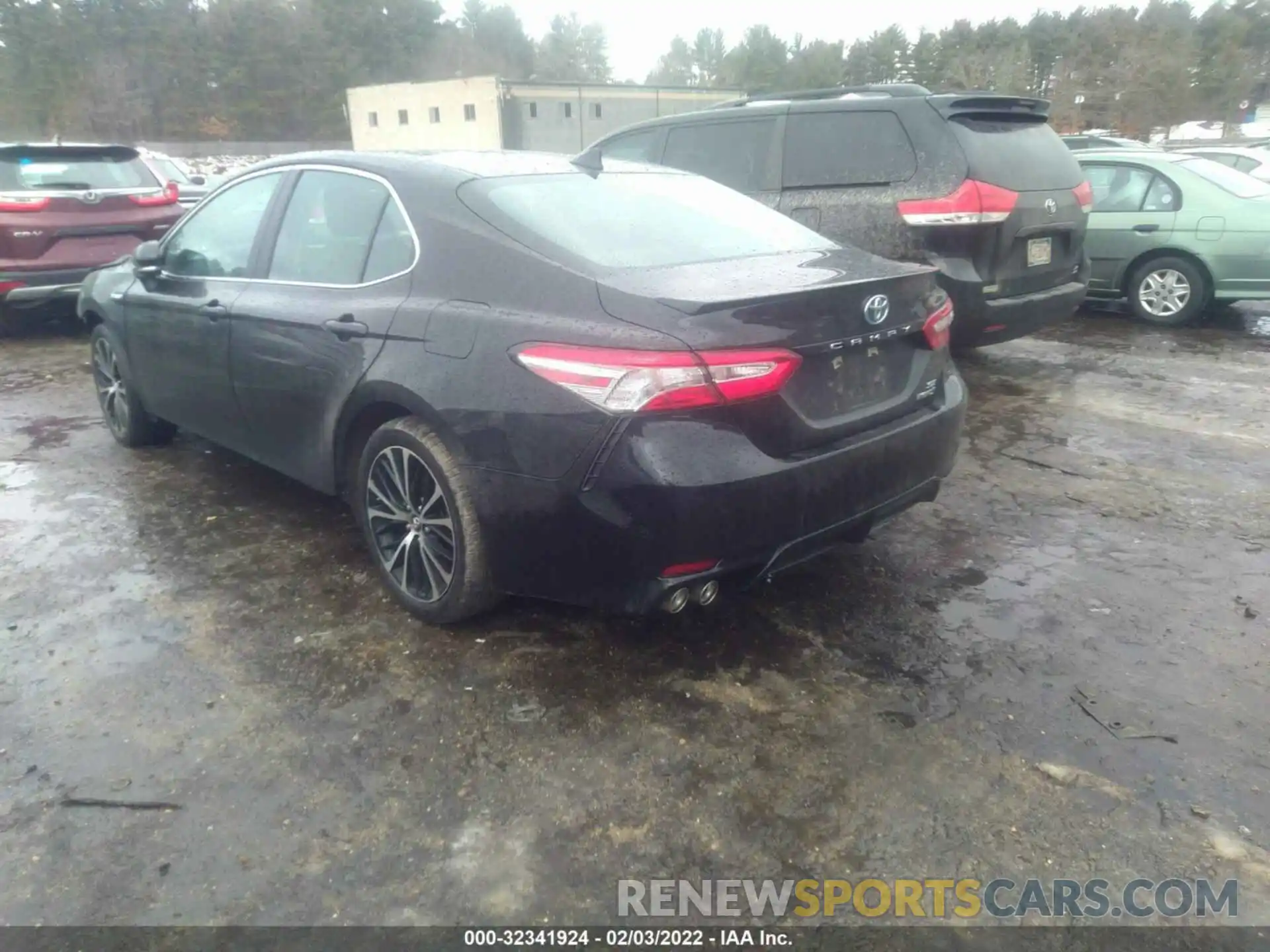 3 Photograph of a damaged car 4T1B21HK3KU520716 TOYOTA CAMRY 2019